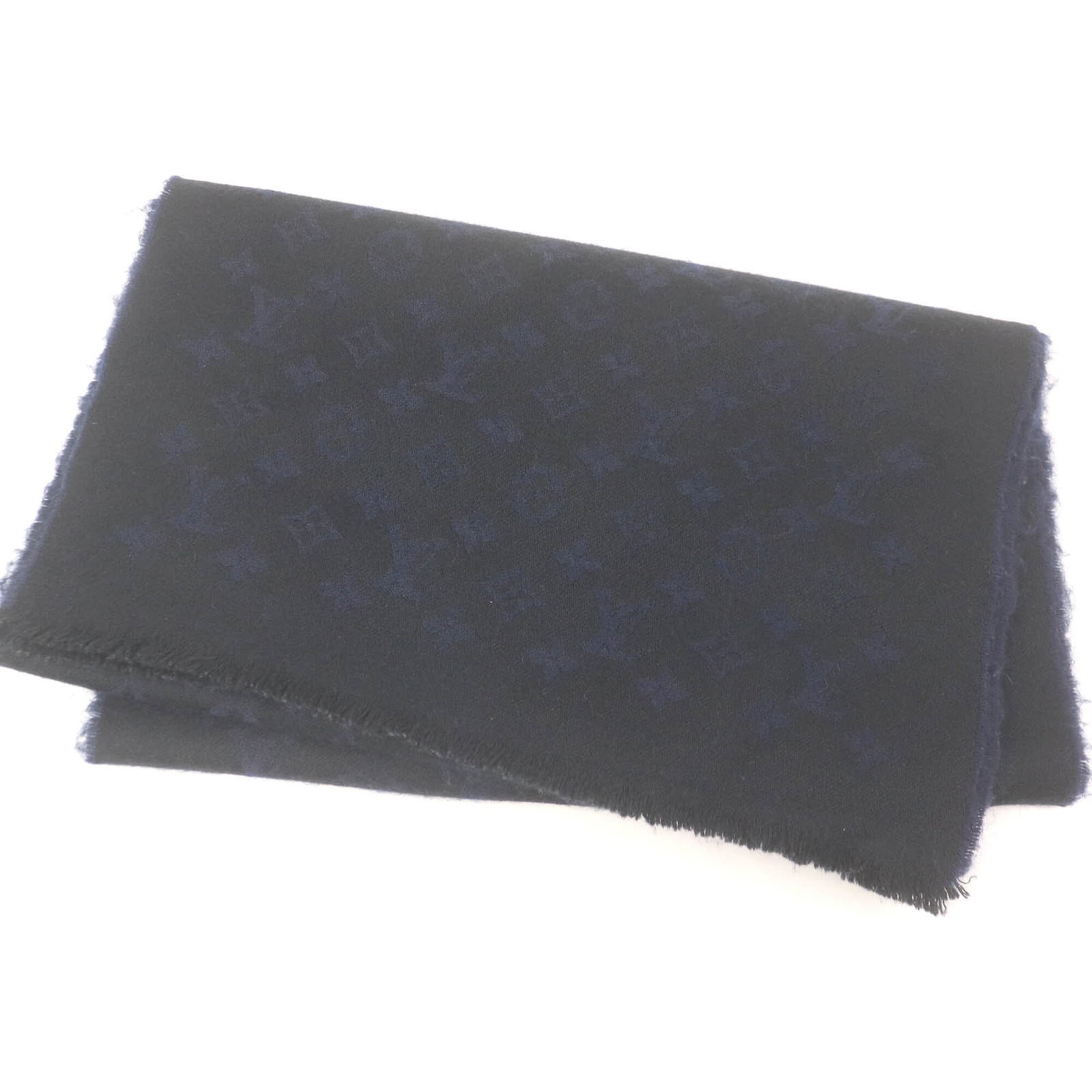 Louis Vuitton stole cashmere: Louis Vuitton stole cashmere A luxurious Louis Vuitton stole made from the finest cashmere, boasting a sleek black and navy color combination that exudes sophistication. With its 1.76m x 36cm