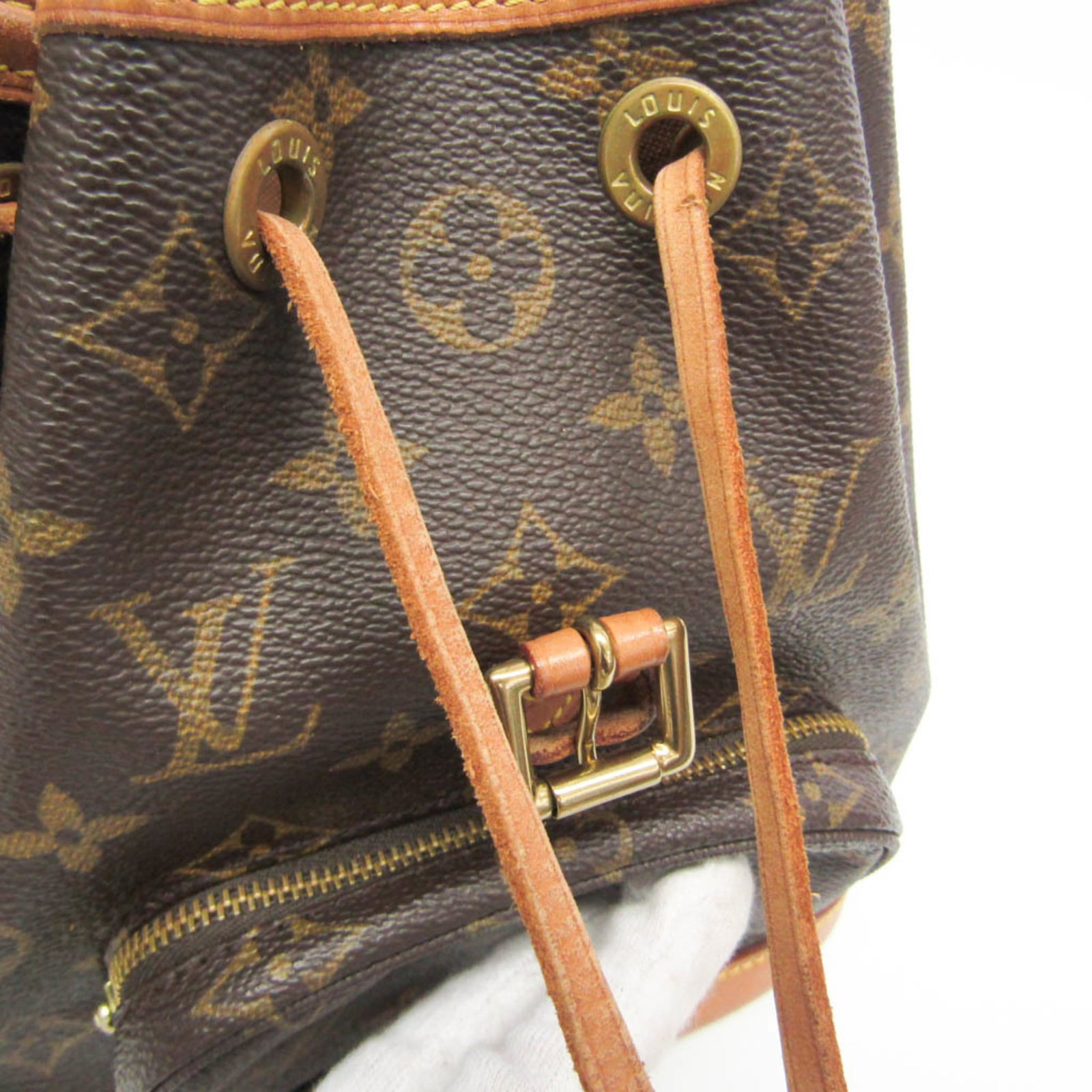 Louis Vuitton is a monogram backpack - 10