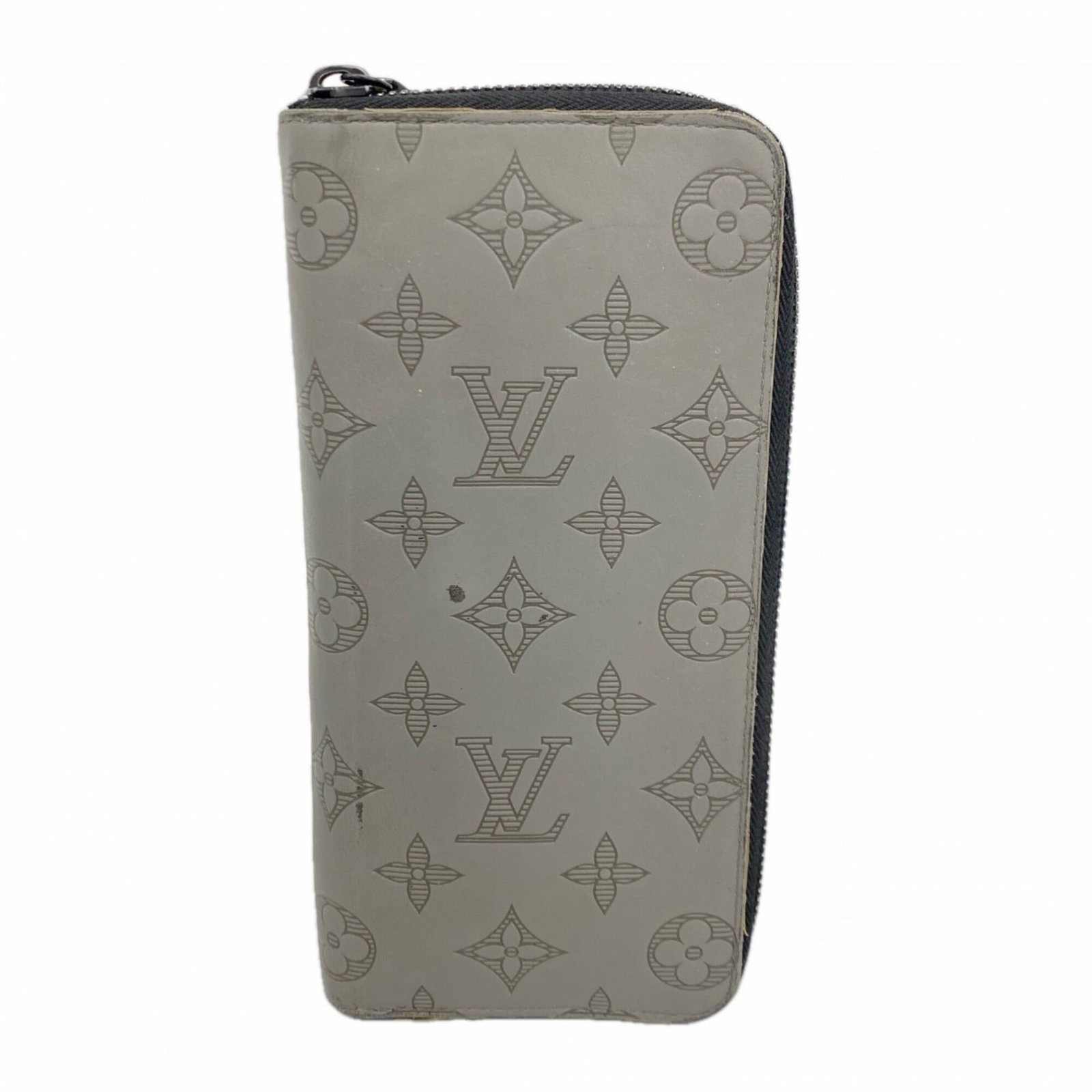 Louis Vuitton Bi Fold Wallet: Louis Vuitton Bi Fold Wallet A sleek and timeless accessory for the modern gentleman, this Louis Vuitton bi-fold wallet boasts a classic gray color and durable design, perfect for everyday use. With