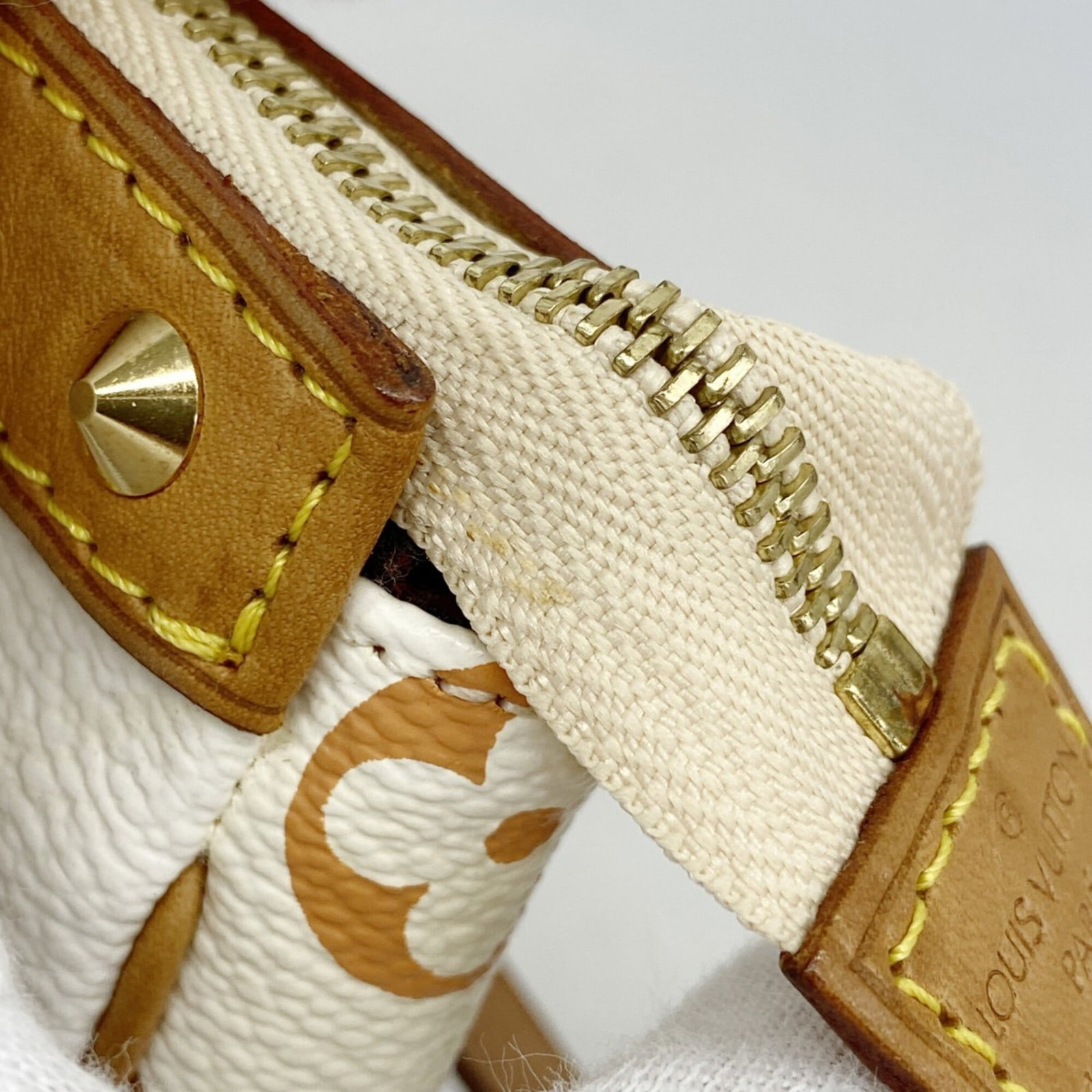 Louis Vuitton pouch - 7