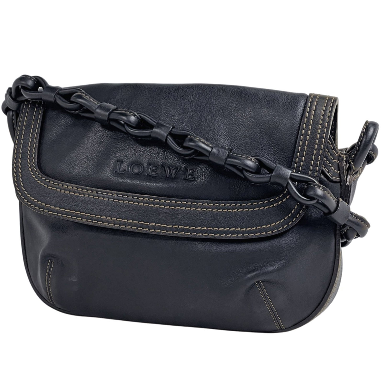 Loewe is a leather shoulder bag.: Loewe is a leather shoulder bag. A sleek and sophisticated black leather shoulder bag from renowned luxury brand Loewe, boasting classic design with clean lines and understated elegance. With its