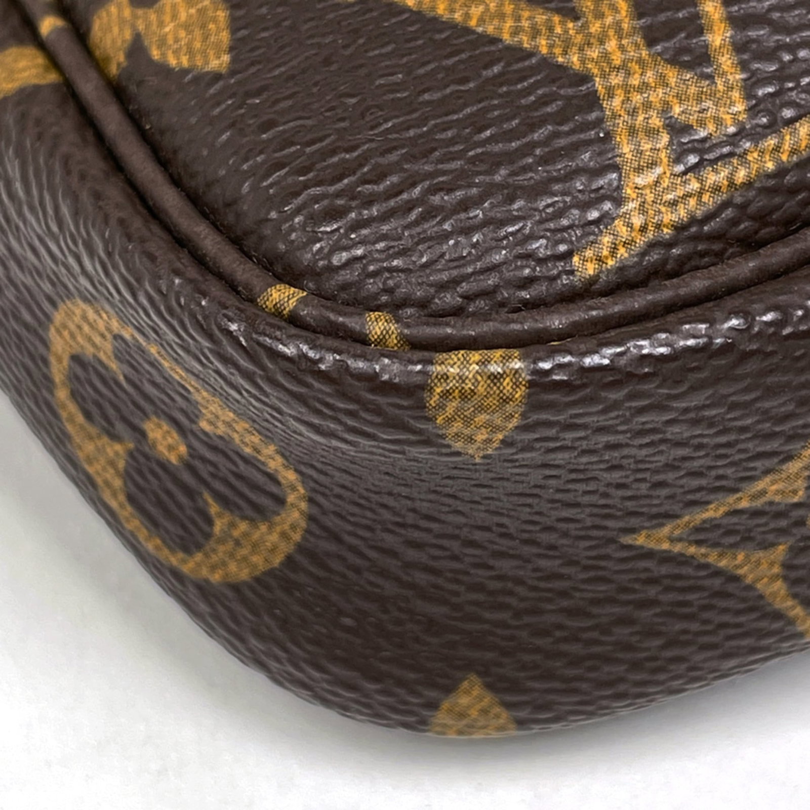 Louis Vuitton Monogram Pouch - 3