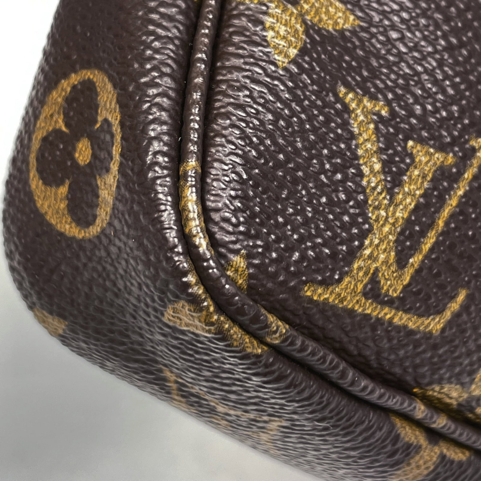 Louis Vuitton Monogram Pouch - 3