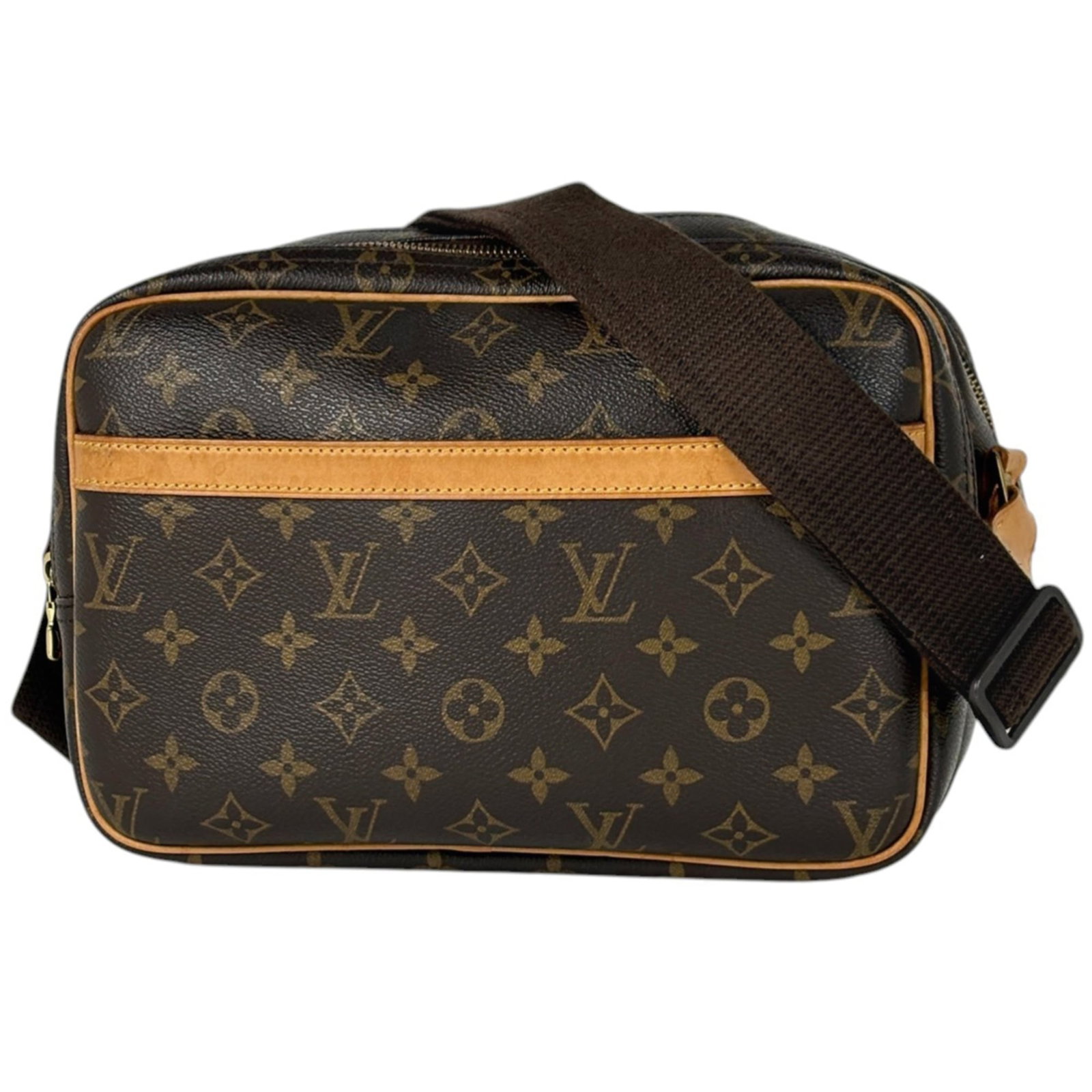 Louis Vuitton is a monogram bag.: Louis Vuitton is a monogram bag. A timeless piece of luxury, this Louis Vuitton monogram shoulder bag boasts the iconic brand's signature brown monogram pattern and spacious interior with multiple