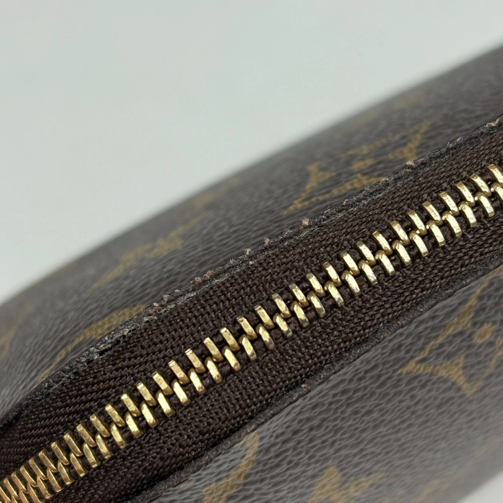 Louis Vuitton Monogram Pouch - 4