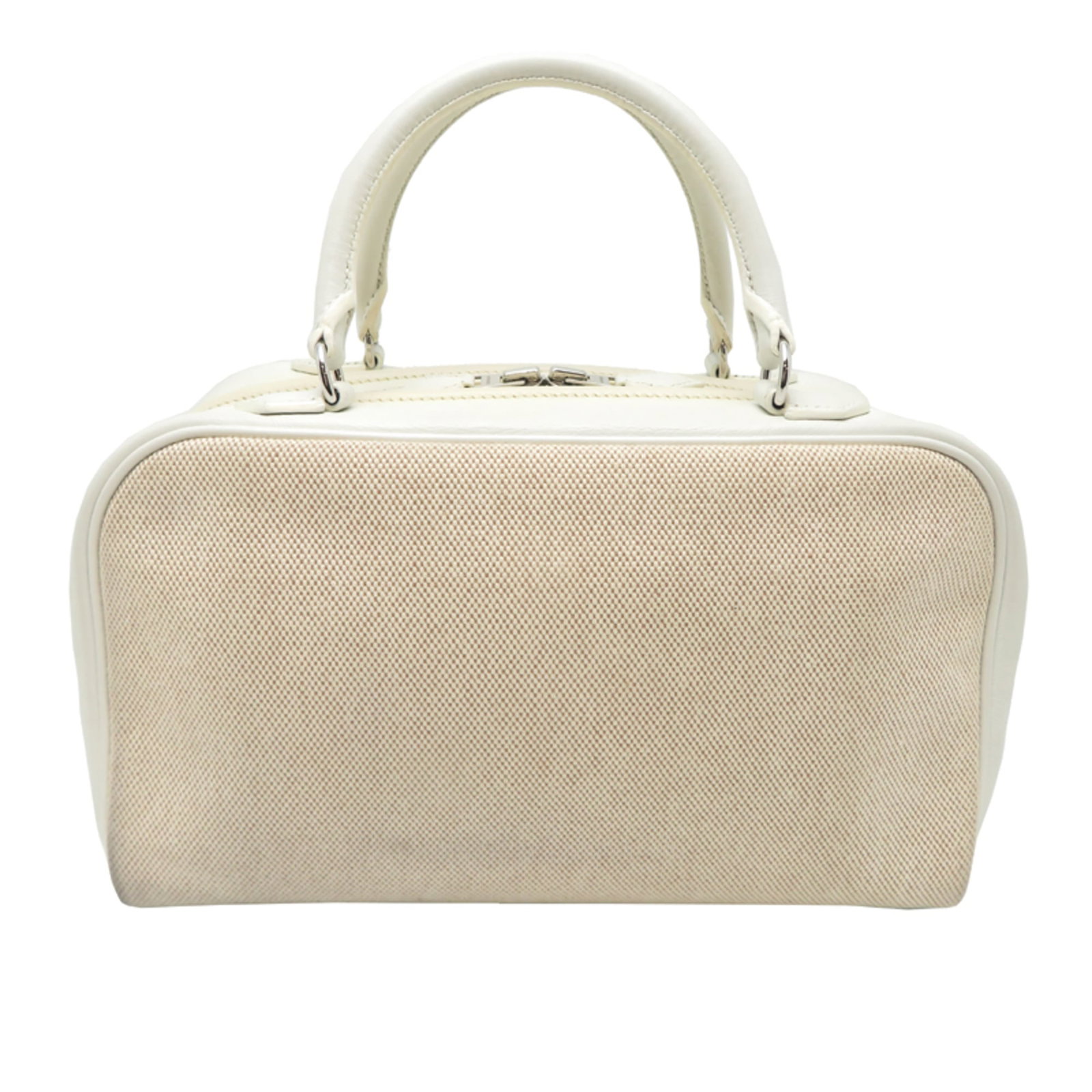 Boston Swift Leather Bag Hermes: Boston Swift Leather Bag Hermes A pristine white Swift Leather Boston bag from the iconic French fashion house Hermes, boasting its signature timeless design and exceptional craftsmanship. With its