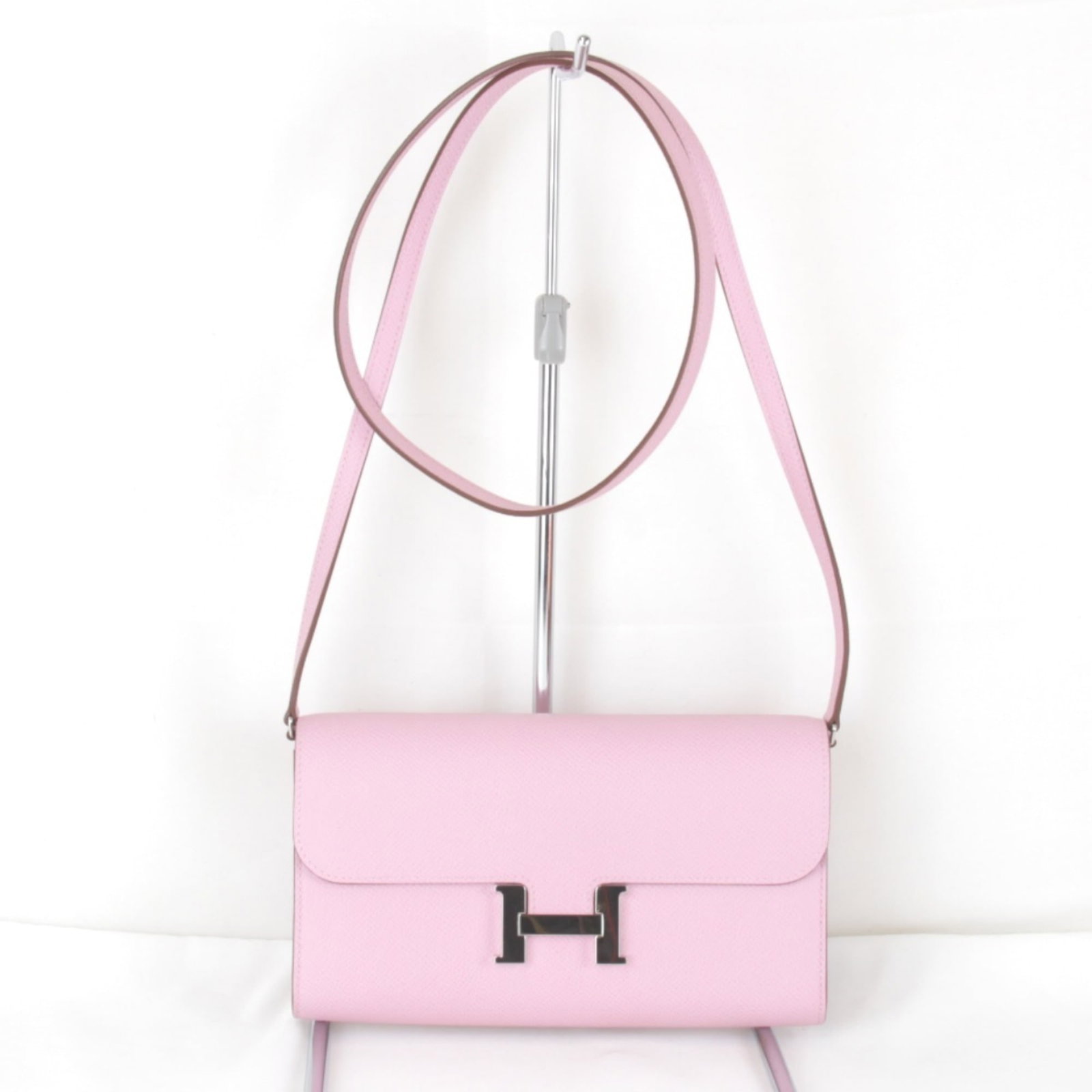 Hermes leather shoulder pochette bag. (1 of 10)