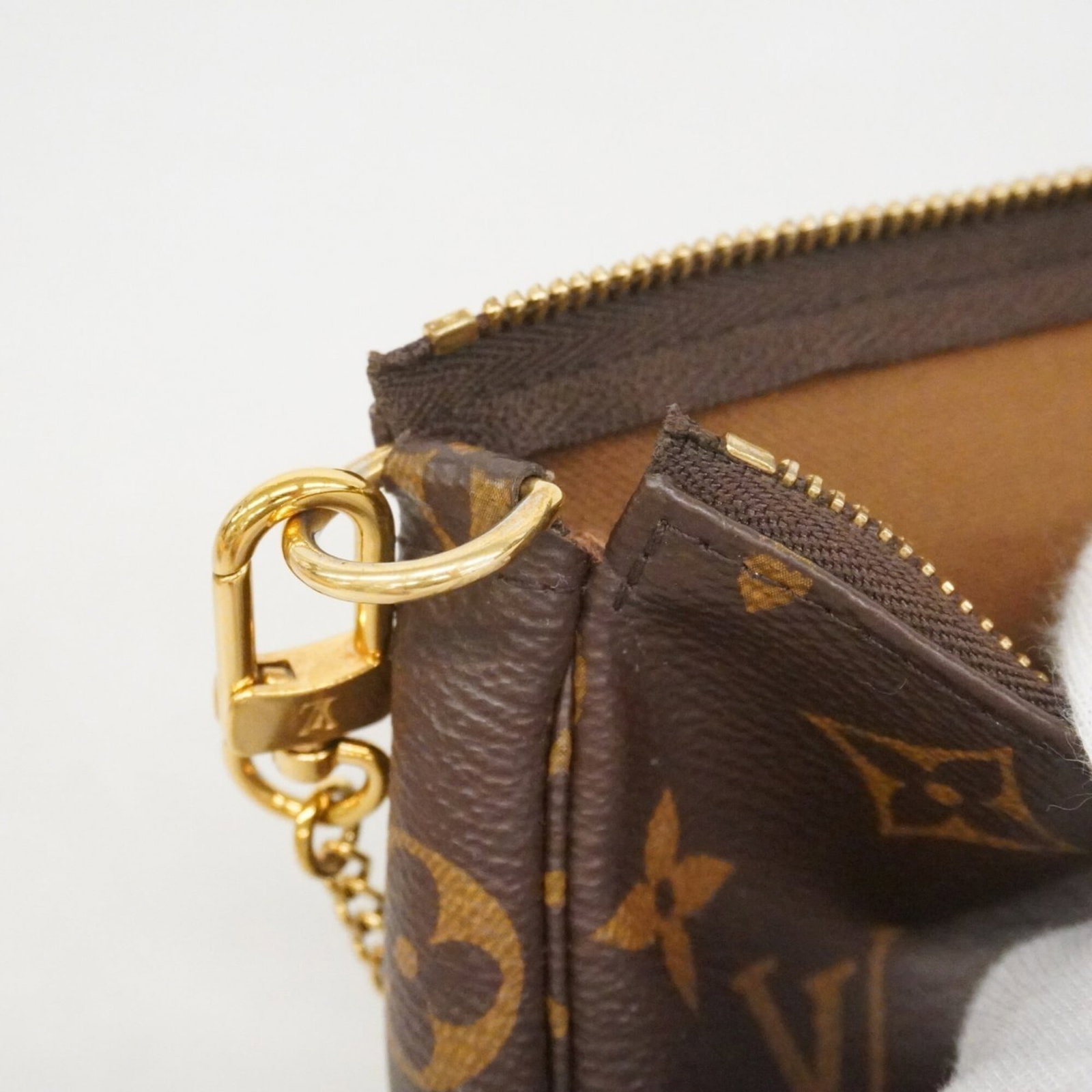 Louis Vuitton pouch - 6