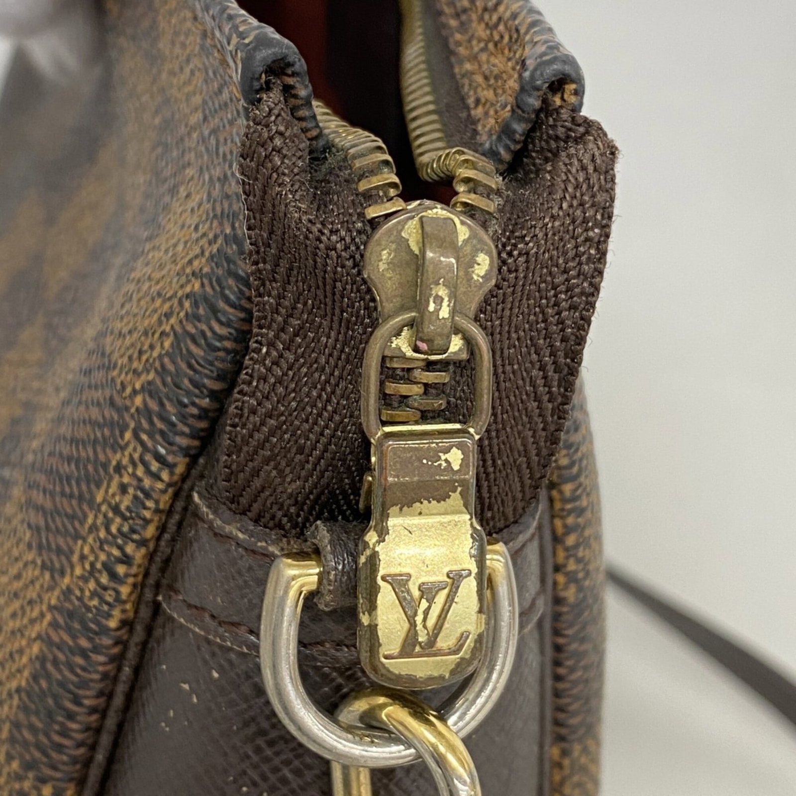 Louis Vuitton pouch - 8