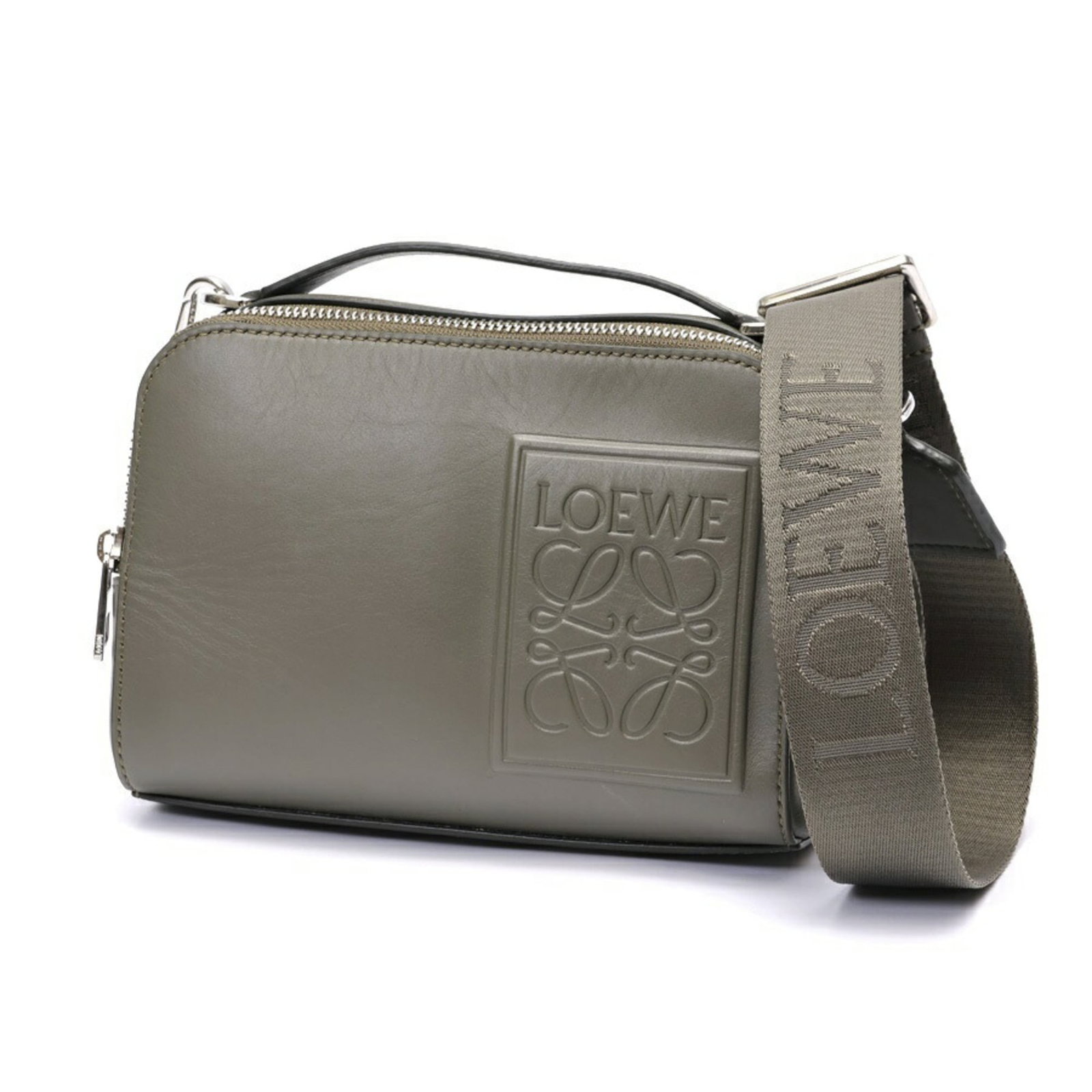 Loewe is a leather shoulder bag.: Loewe is a leather shoulder bag. A timeless khaki leather shoulder bag from iconic brand Loewe, boasting classic design and premium materials. With its spacious interior and comfortable shoulder
