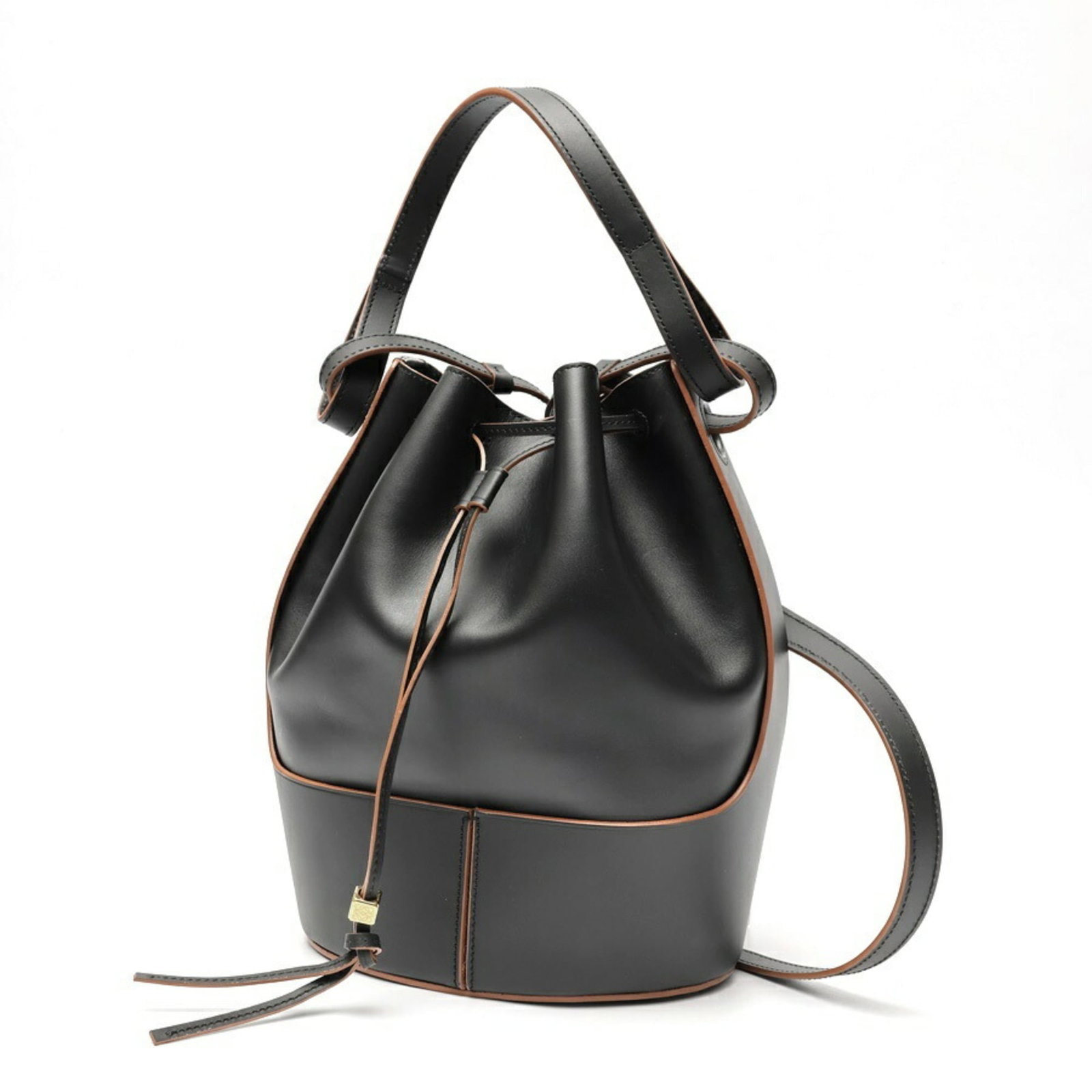 Loewe is a leather shoulder bag.: Loewe is a leather shoulder bag. A sleek and sophisticated Loewe leather shoulder bag in black, perfect for adding a touch of luxury to your daily routine. With its classic design and premium material
