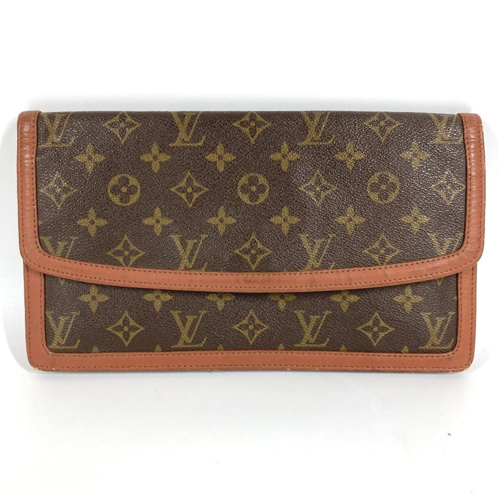 Louis Vuitton Monogram Clutch: Louis Vuitton Monogram Clutch Elevate your evening look with the iconic Louis Vuitton Monogram Clutch, boasting the signature interlocking LV initials and timeless brown leather design. This stylish