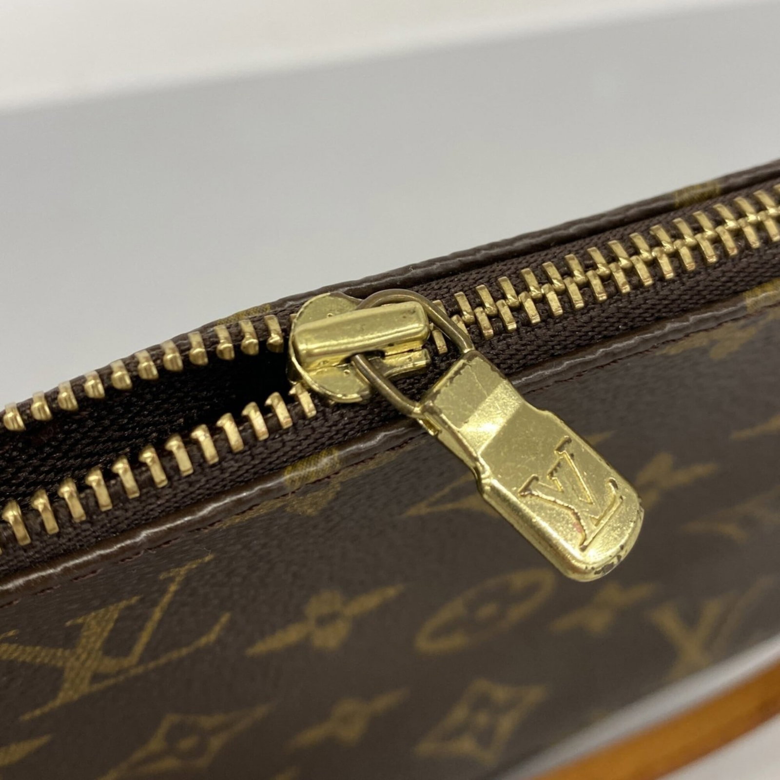 Louis Vuitton pouch - 7