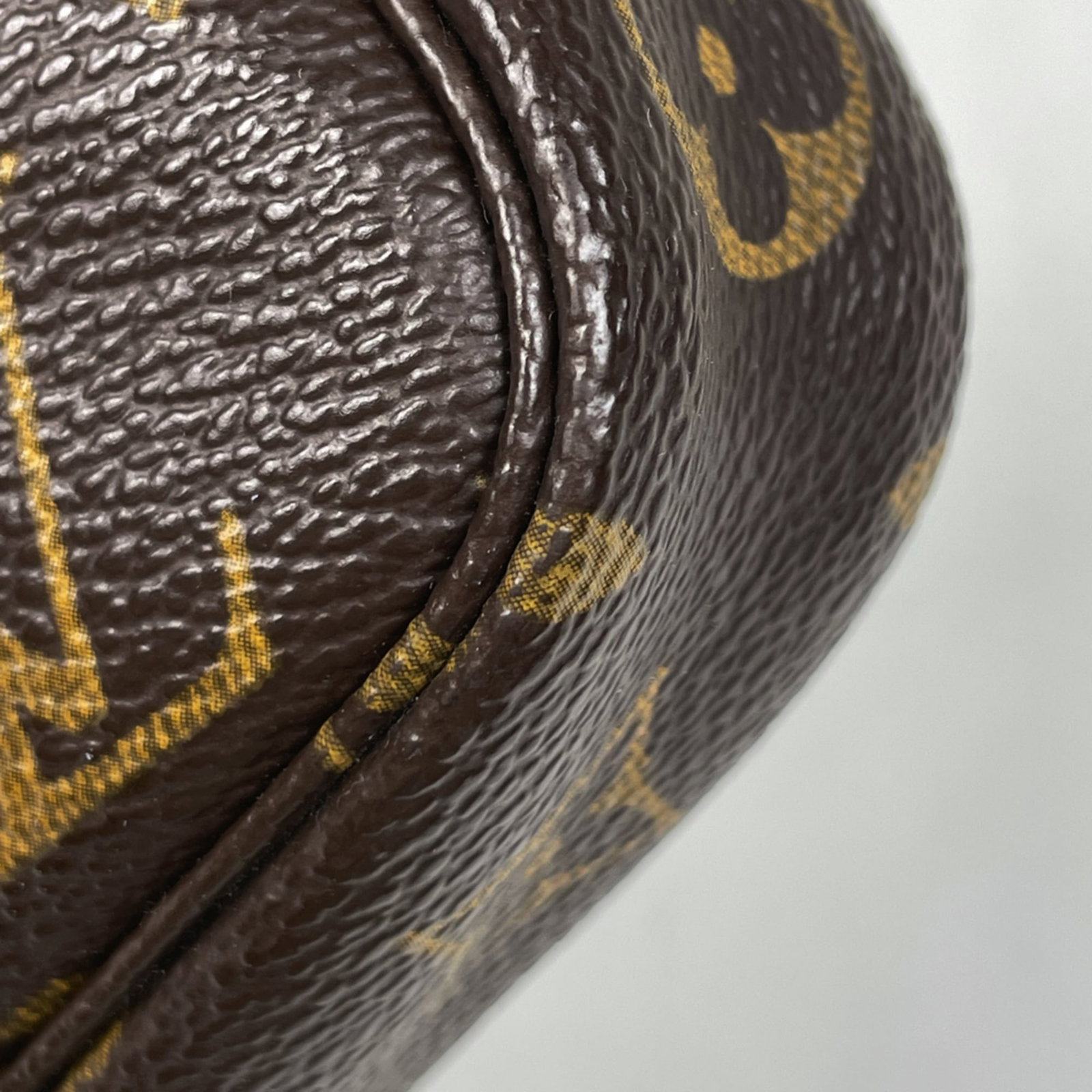 Louis Vuitton Monogram Pouch - 3