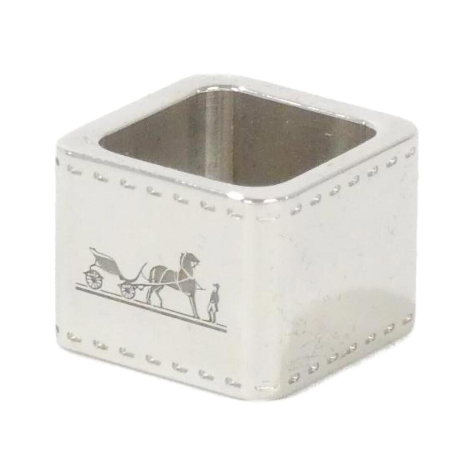 Hermes scarf ring: Hermes scarf ring A timeless piece of luxury, this Hermes scarf ring is a statement accessory that combines the elegance of fine jewelry with the sophistication of a high-end fashion brand. With its s