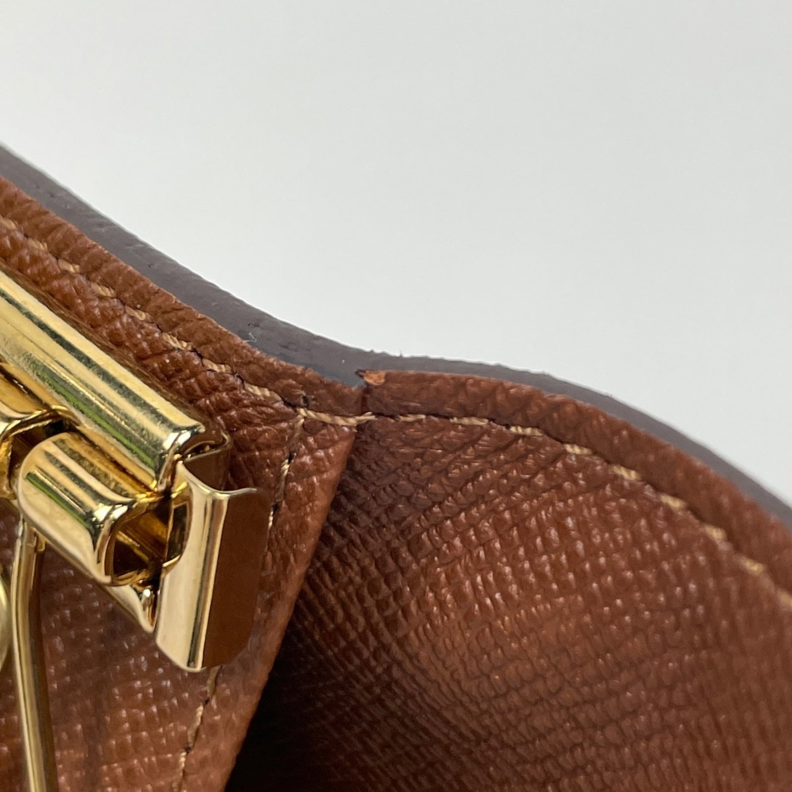 Louis Vuitton keycase monogram - 4