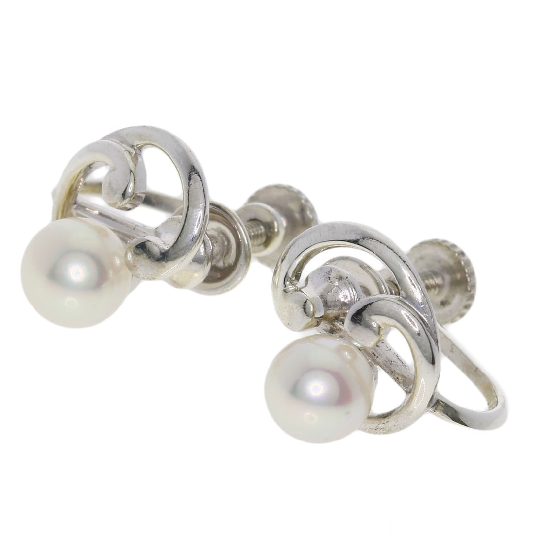 Silver Mikimoto Pearl Earring: Silver Mikimoto Pearl Earring Elevate your understated elegance with the exquisite Silver Mikimoto Pearl Earring, crafted in Japan from high-quality silver and adorned with a luminous Mikimoto pearl.