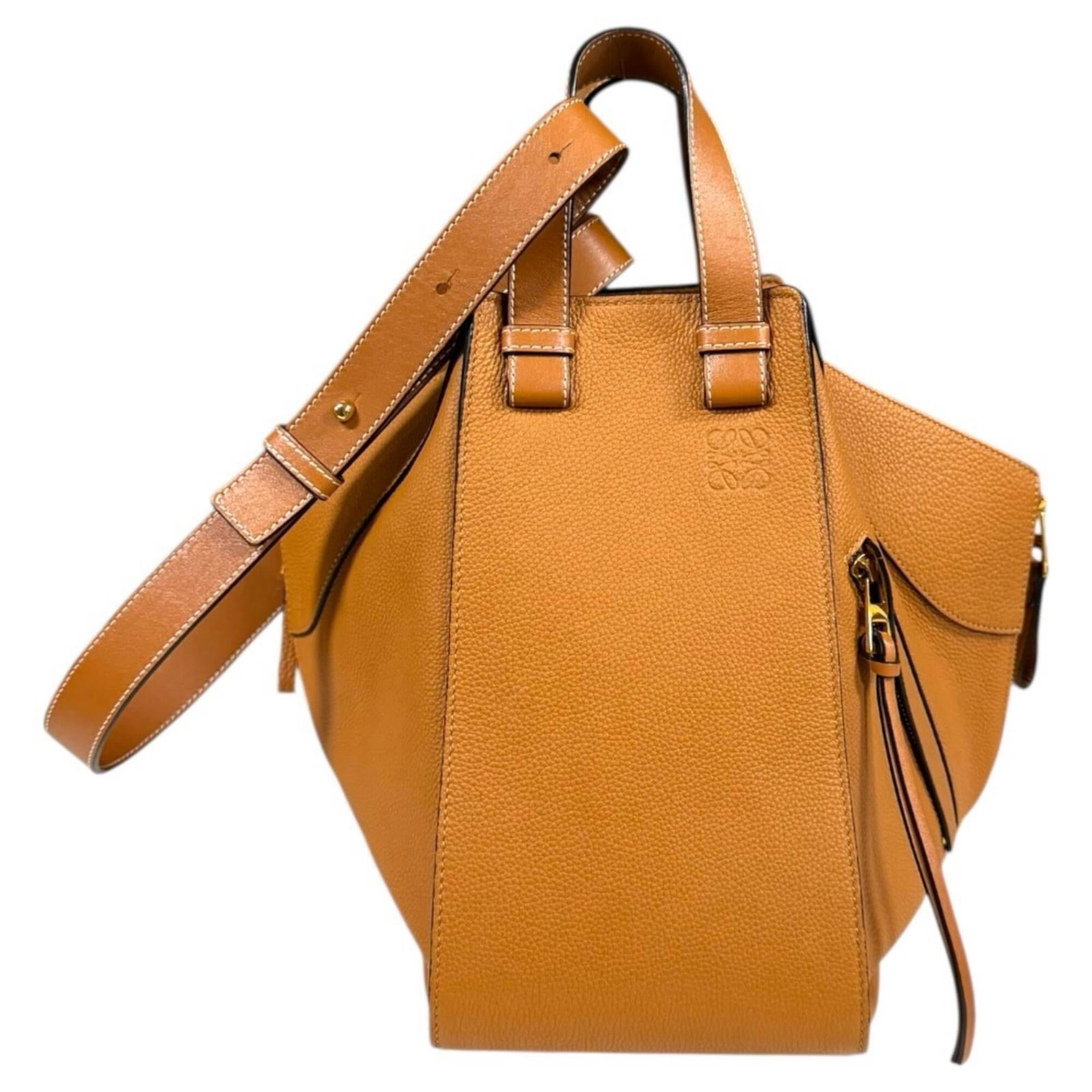 Loewe is a leather shoulder bag. (1 of 11)