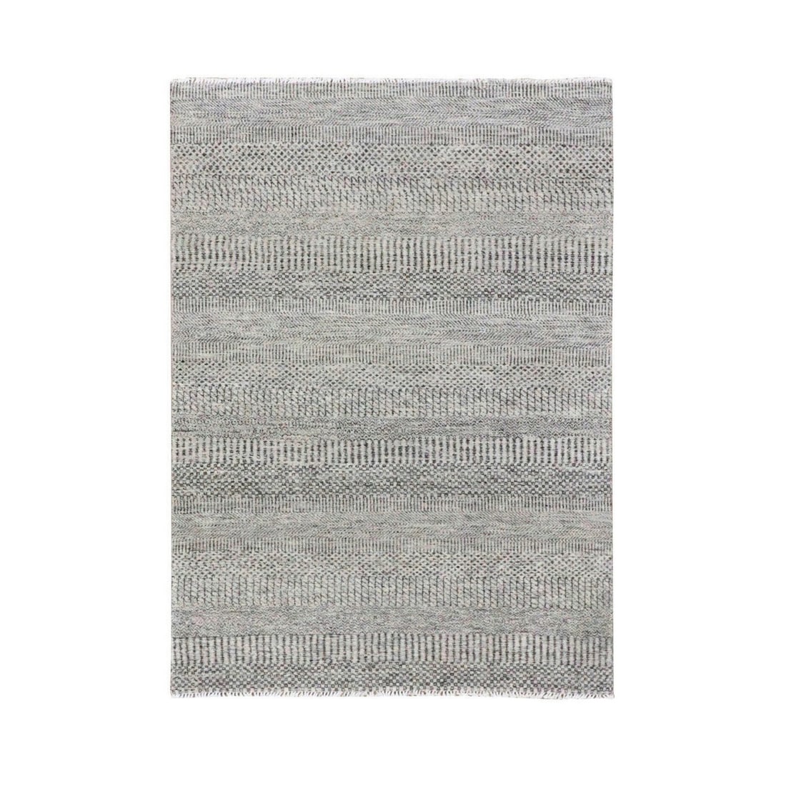 Solid Gray Hand Knotted Oriental Rug, 4'2"x6'1", Undyed Wool, Grass Design.: Solid Gray Hand Knotted Oriental Rug, 4'2"x6'1", Undyed Wool, Grass Design. Experience the timeless beauty of traditional Indian craftsmanship with this stunning solid gray hand-knotted Oriental rug,