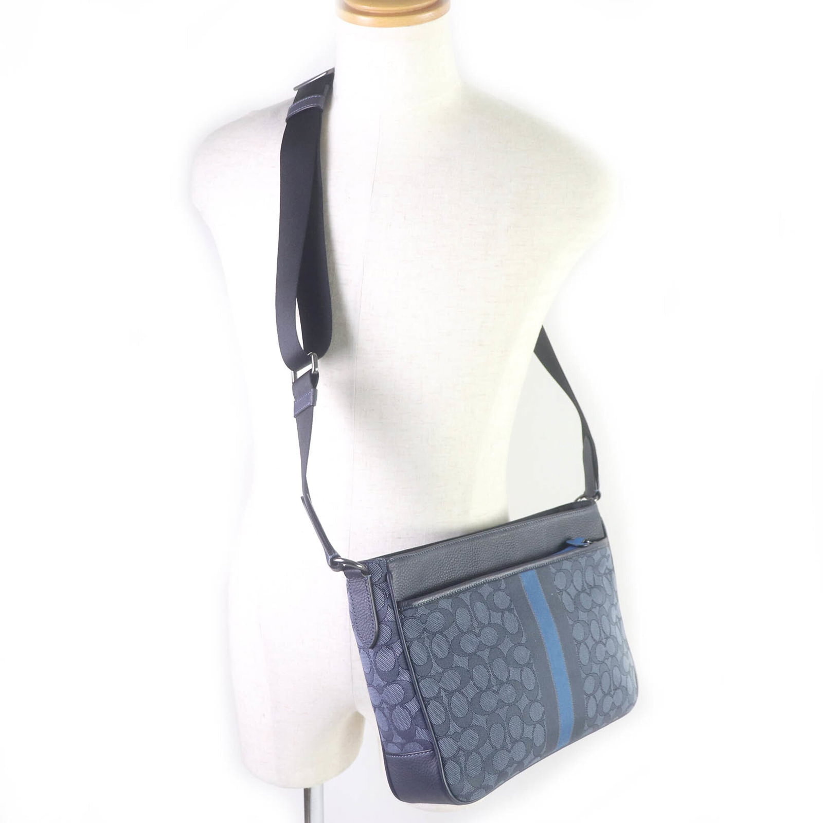 Canvas leather shoulder bag by Coach - 3