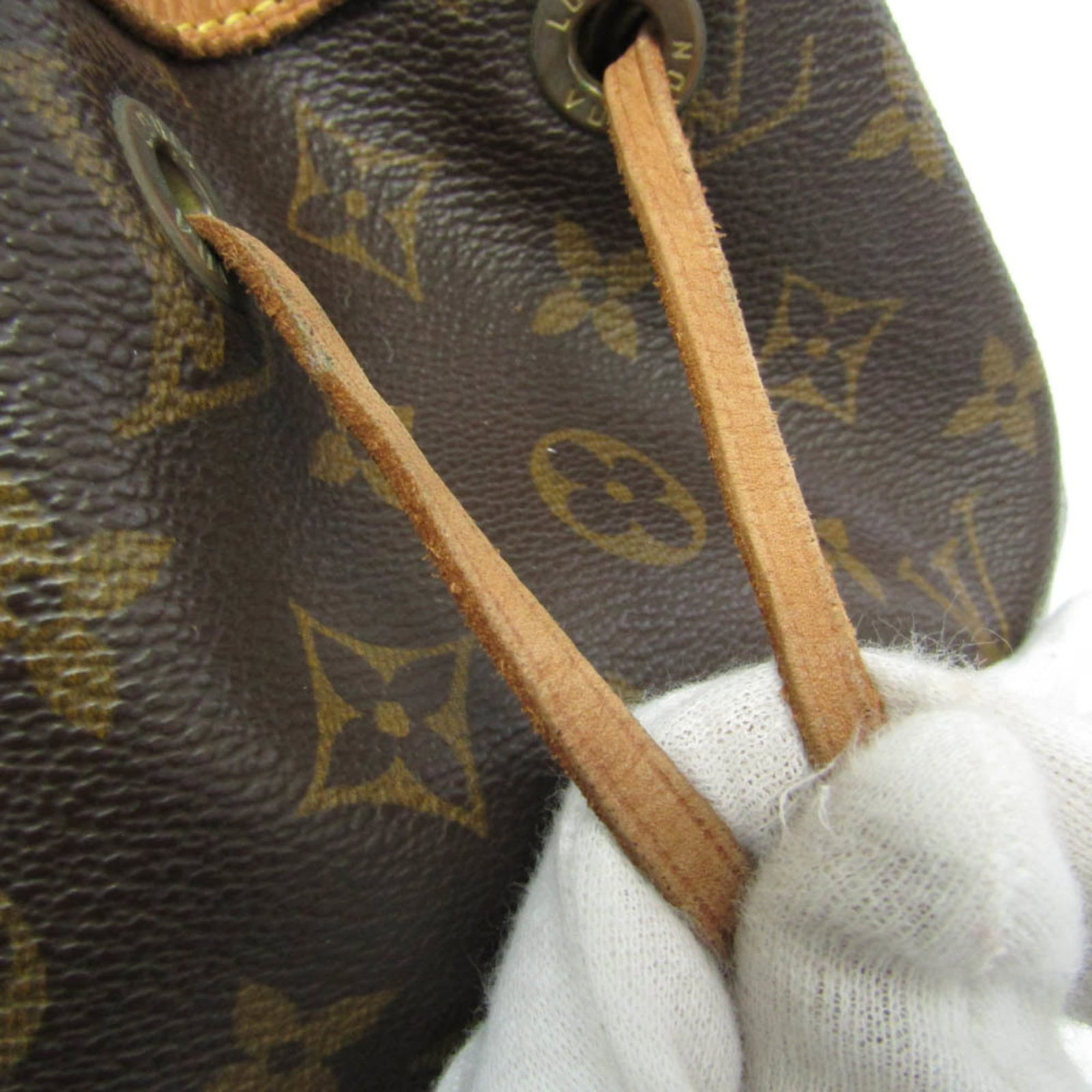 Louis Vuitton is a monogram backpack - 12