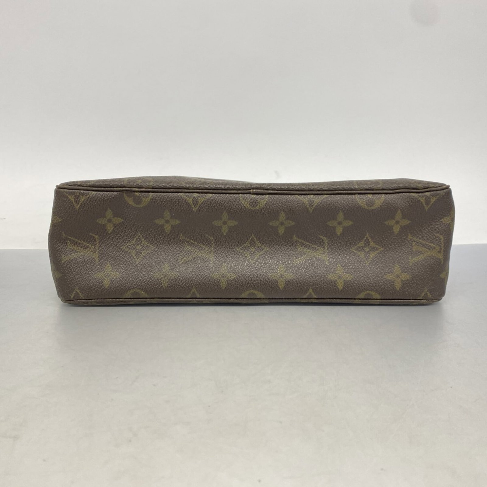 Louis Vuitton pouch - 3