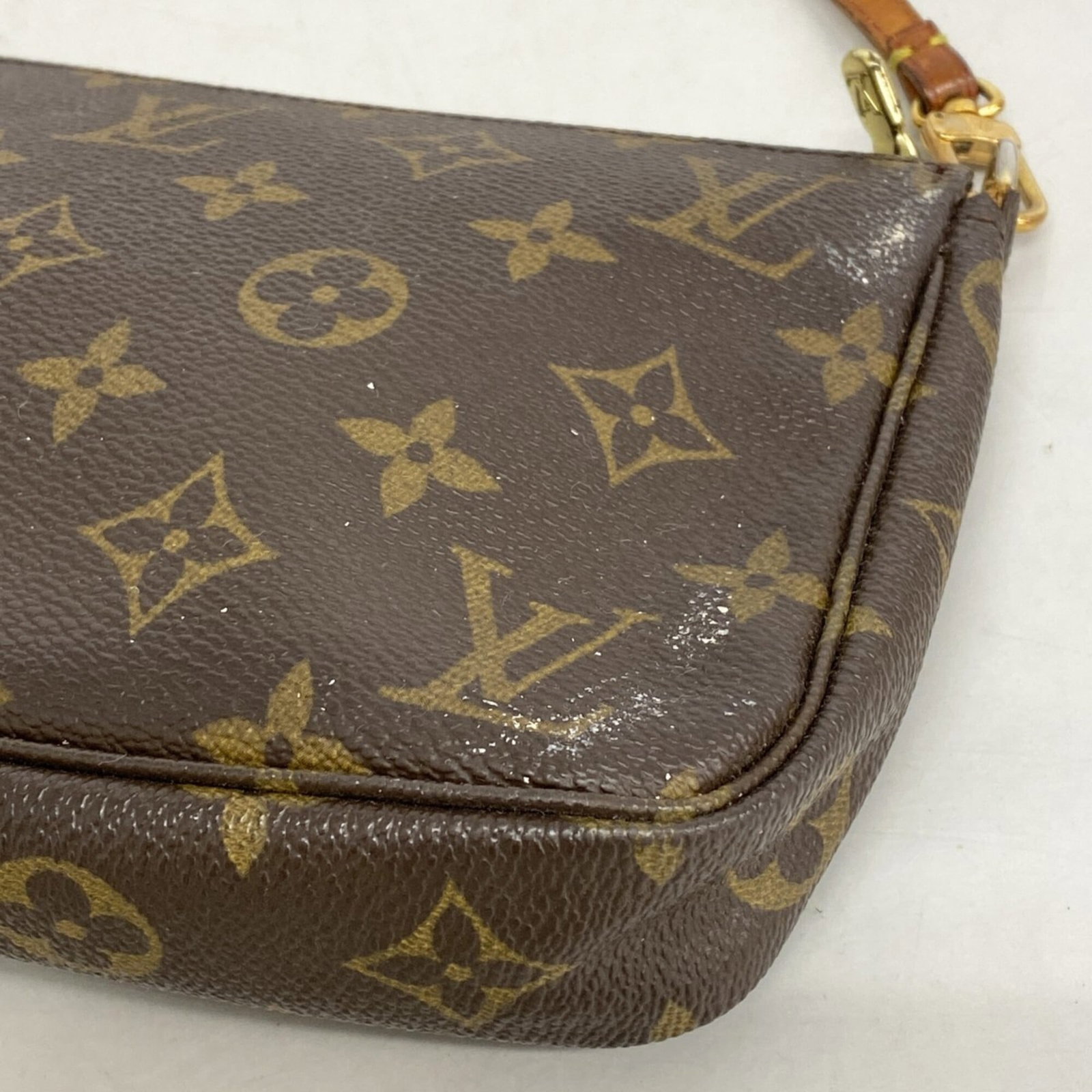 Louis Vuitton pouch - 6