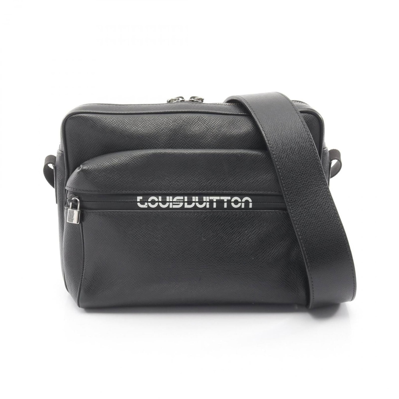 Louis Vuitton Handbag Taiga Leather, Leather: Louis Vuitton Handbag Taiga Leather, Leather A sleek and sophisticated Louis Vuitton handbag, the Taiga Leather in black is a timeless piece that exudes luxury and refinement. Made from high-quality