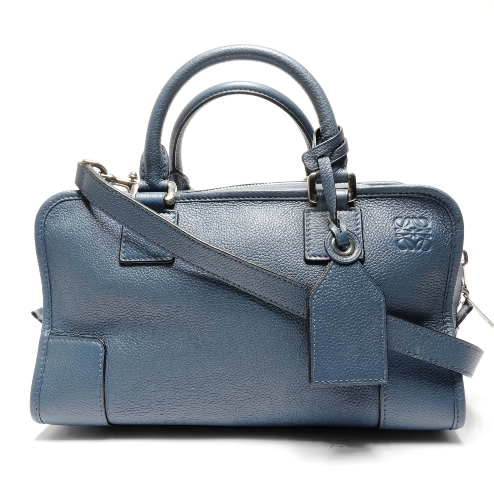 Loewe is a leather shoulder bag. (1 of 6)