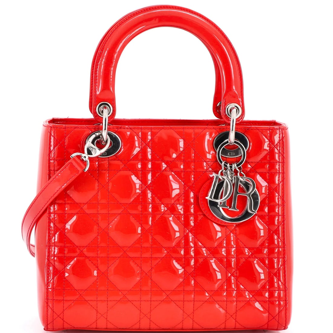 Christian Dior medium quilt patent bag cannage lady Dior: Christian Dior medium quilt patent bag cannage lady Dior Elevate your style with the iconic Lady Dior medium quilt patent bag, boasting sleek red patent leather and silver hardware. This timeless