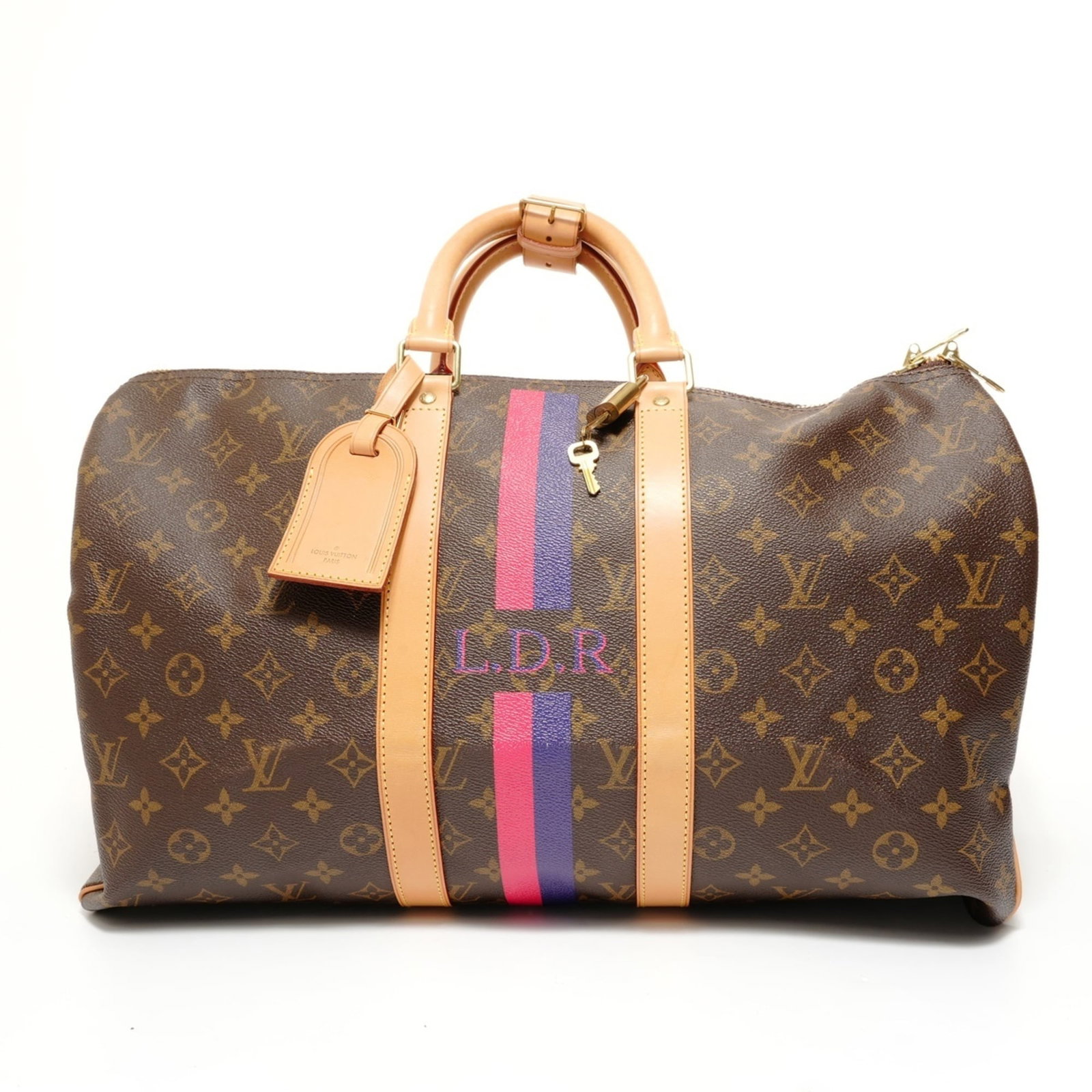 Louis Vuitton Boston Bag is a monogram: Louis Vuitton Boston Bag is a monogram A timeless piece of luxury, the Louis Vuitton Boston Bag in monogram brown is a stylish and versatile accessory that exudes sophistication. With its classic desi