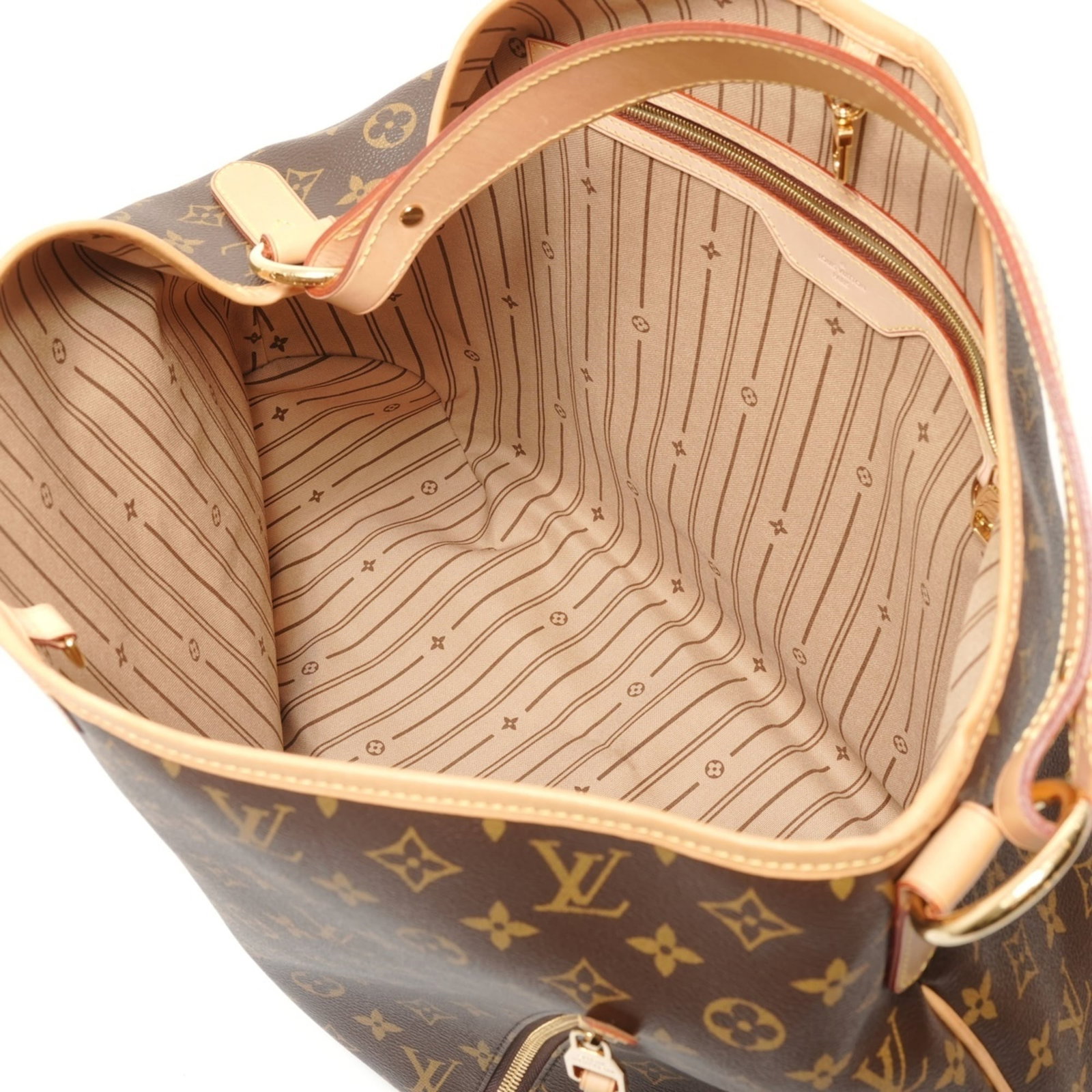 Louis Vuitton is a monogram bag. - 11