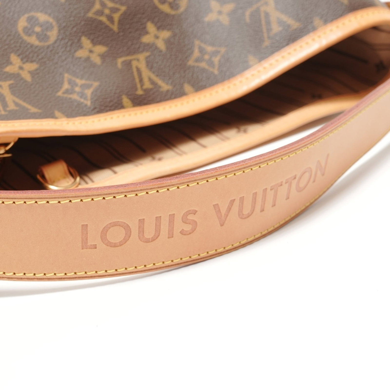 Louis Vuitton is a monogram bag. - 12