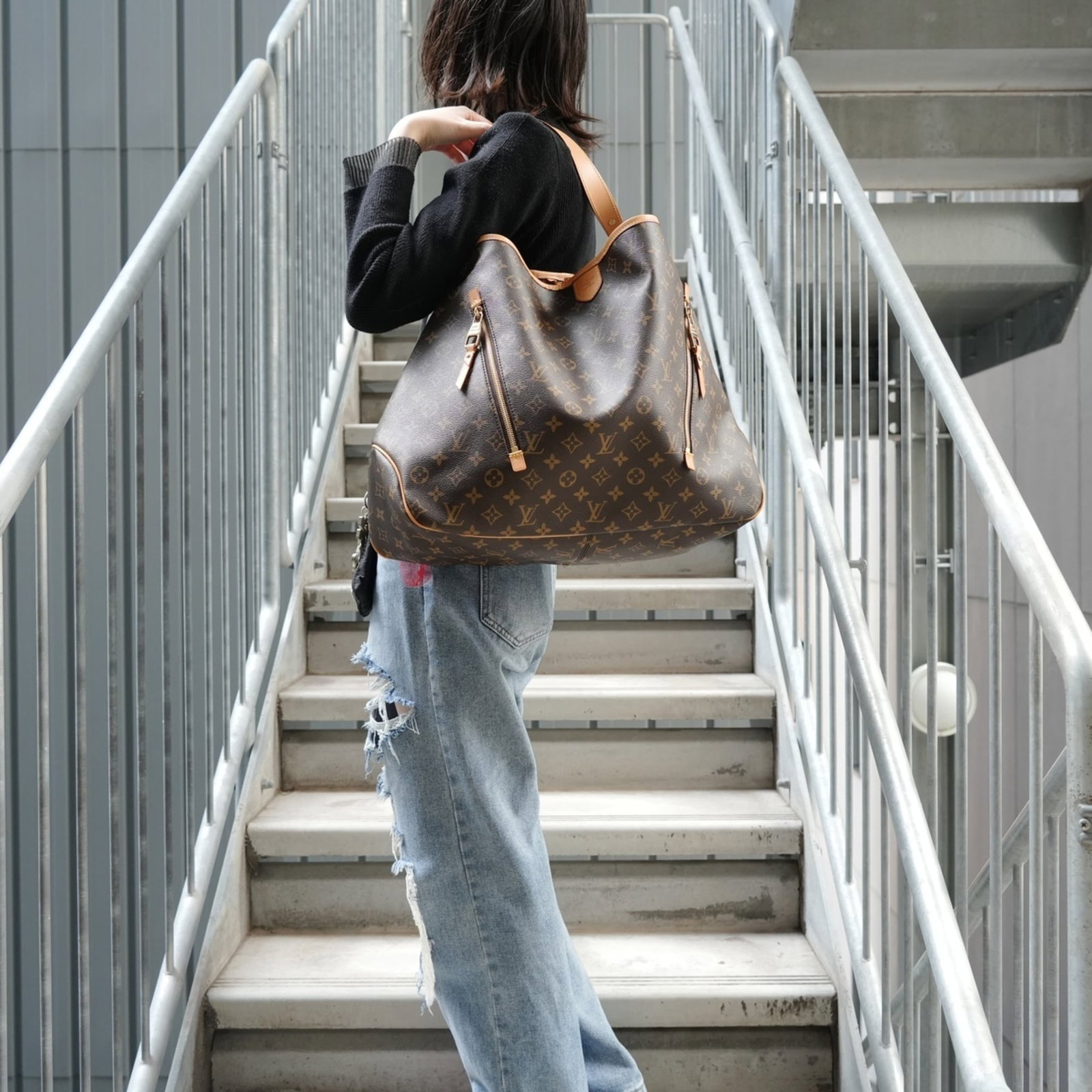 Louis Vuitton is a monogram bag. - 13