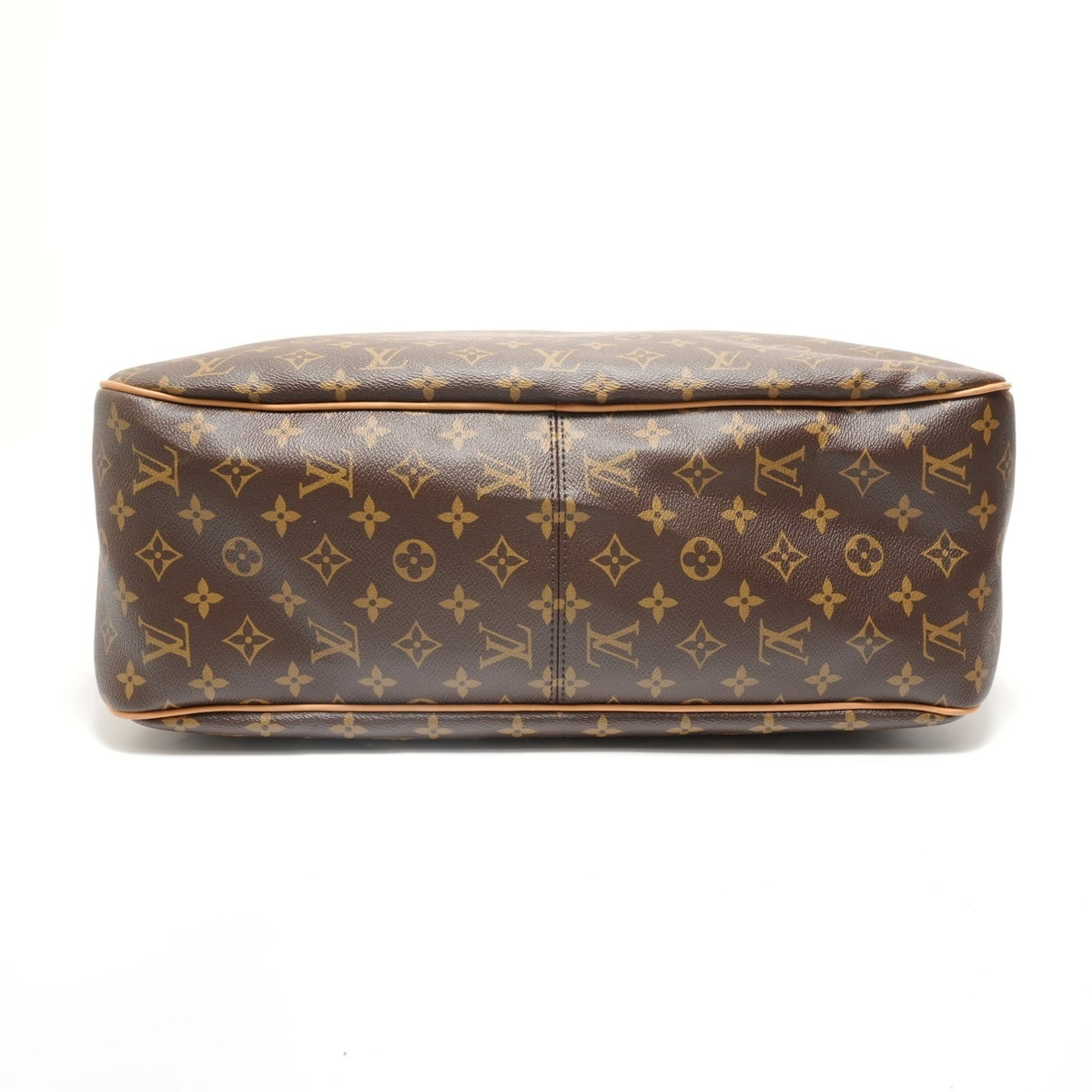 Louis Vuitton is a monogram bag. - 7