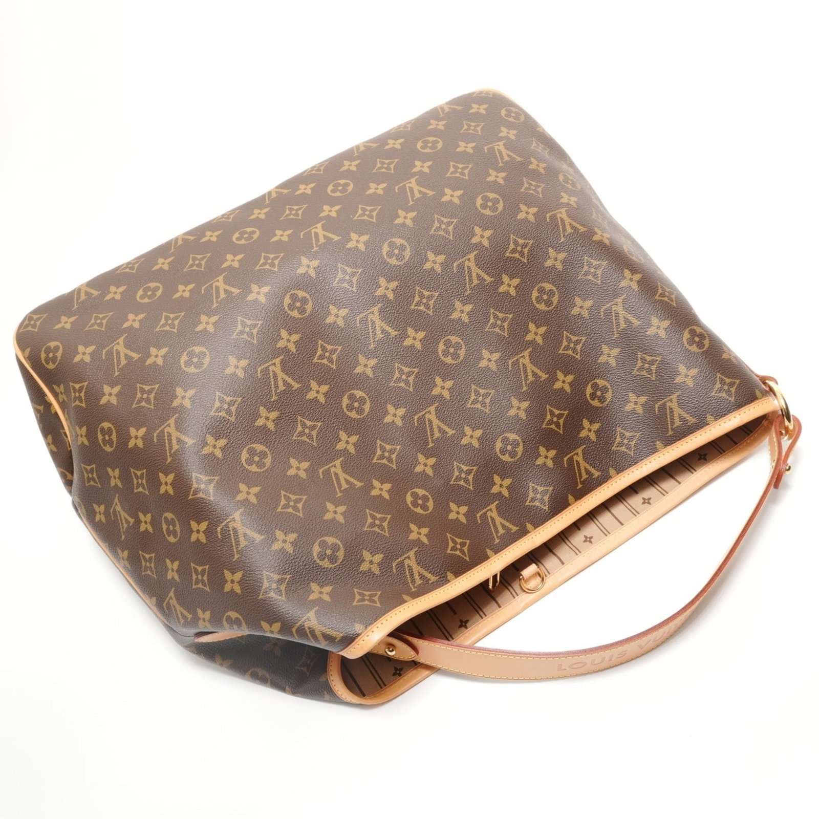 Louis Vuitton is a monogram bag. - 8