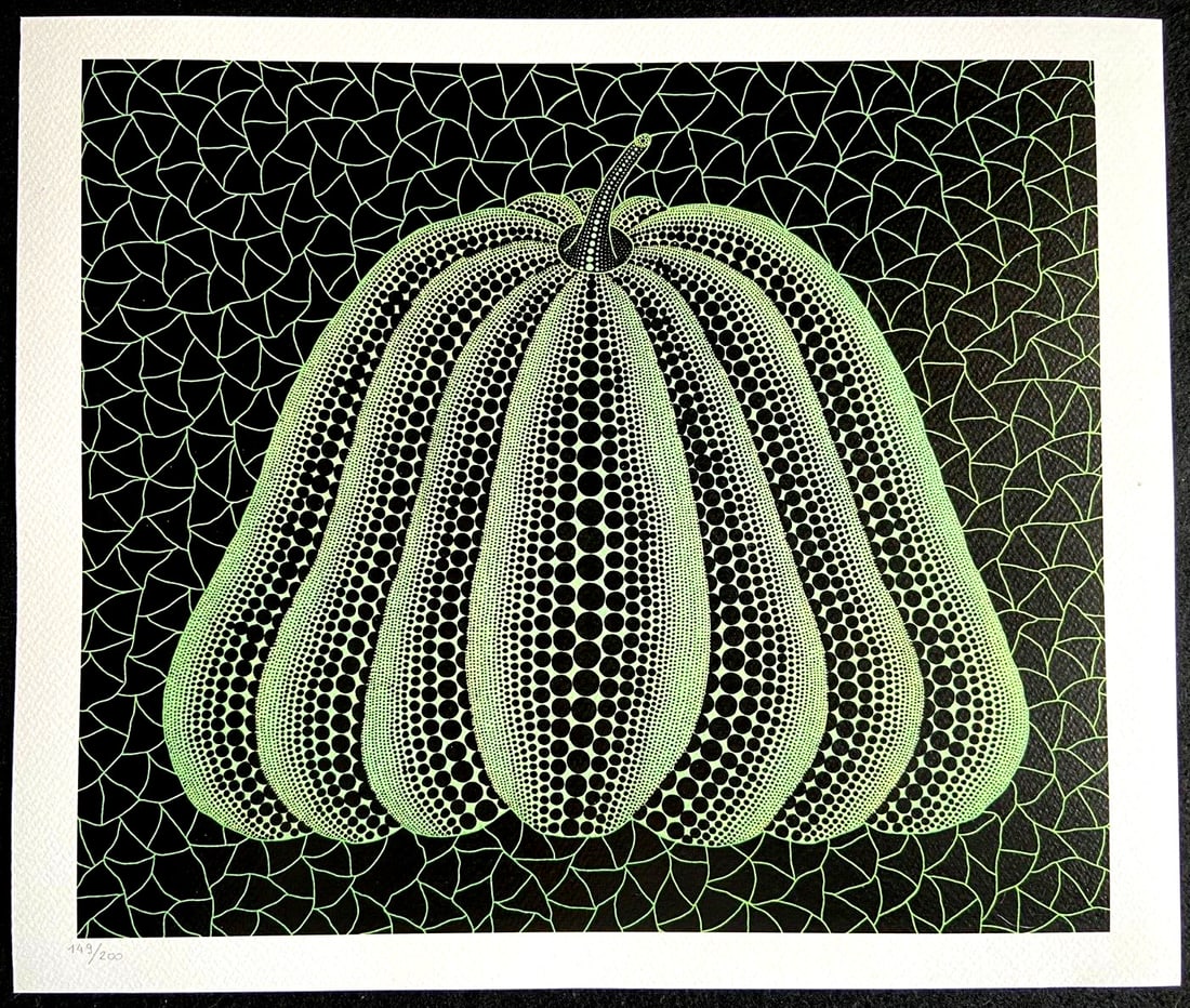 Yayoi Kusama, Lithograph Mori Art Museum Numbered - 200Es: Yayoi Kusama, Lithograph Mori Art Museum Numbered - 200Es Own a unique piece of art history with this rare lithograph by Yayoi Kusama, printed in 2011 by the esteemed Mori Art Museum in Tokyo, Japan.