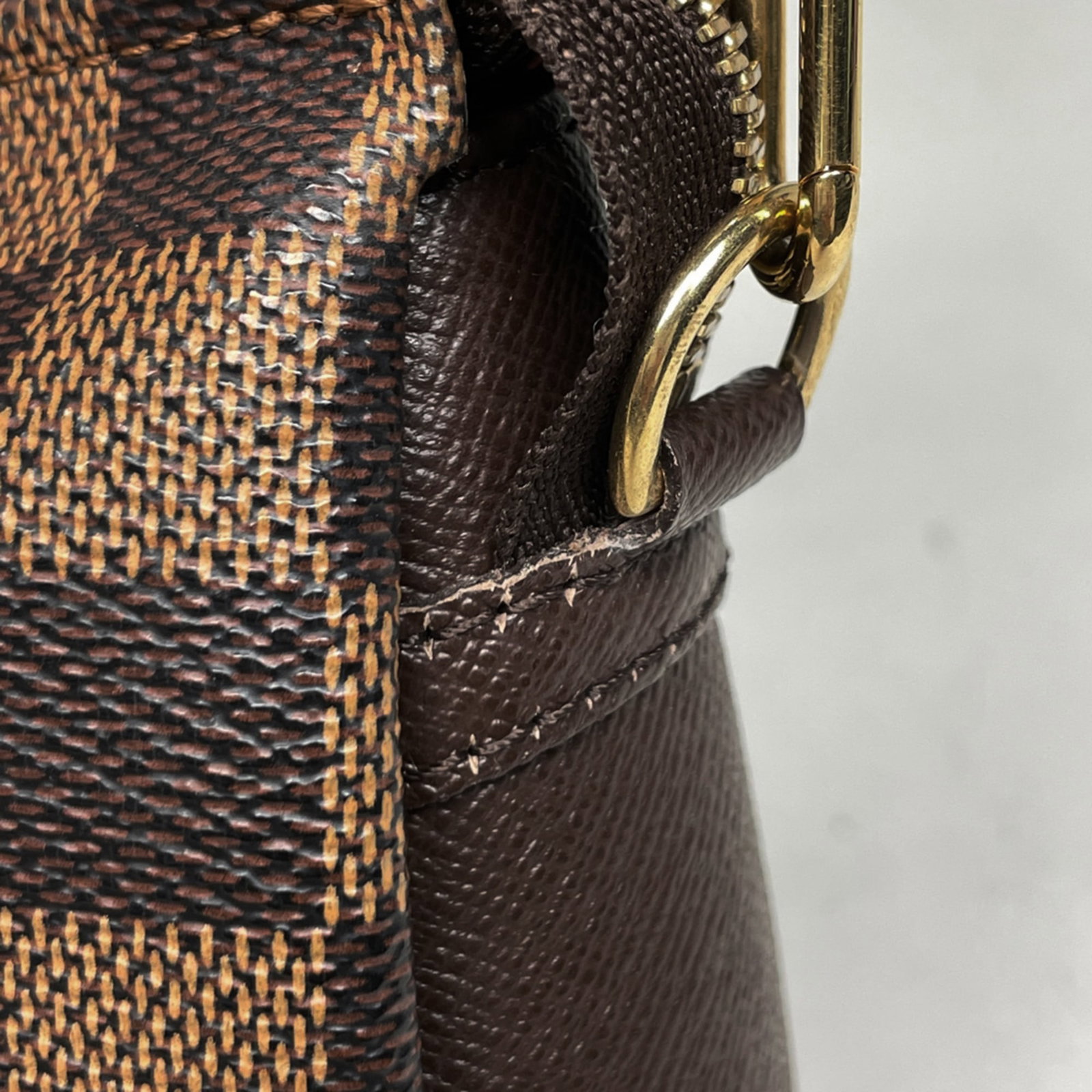 Louis Vuitton pouch - 4