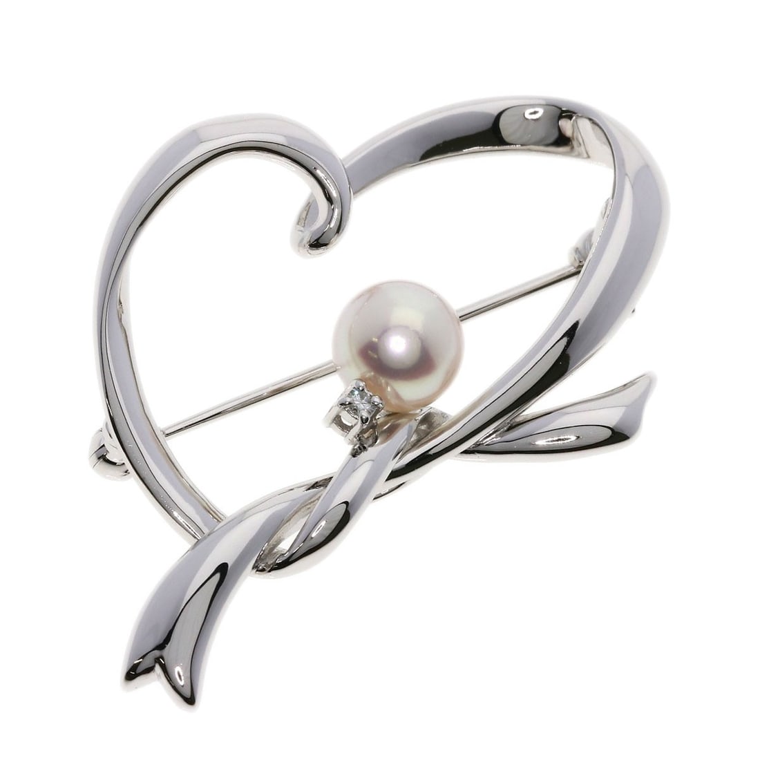 Tasaki pearl diamond brooch in white gold. (1 of 5)