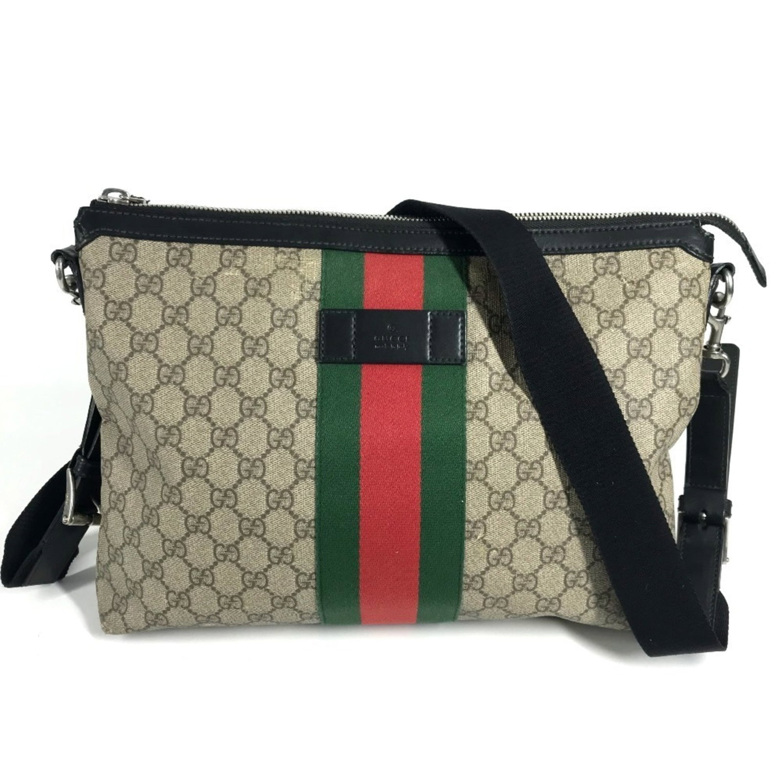 Gucci supreme shoulder bag: Gucci supreme shoulder bag A pre-owned Gucci Supreme shoulder bag in pristine condition, boasting the iconic GG Supreme logo and sleek beige color. With its classic 25cm x 33cm design, this versatile