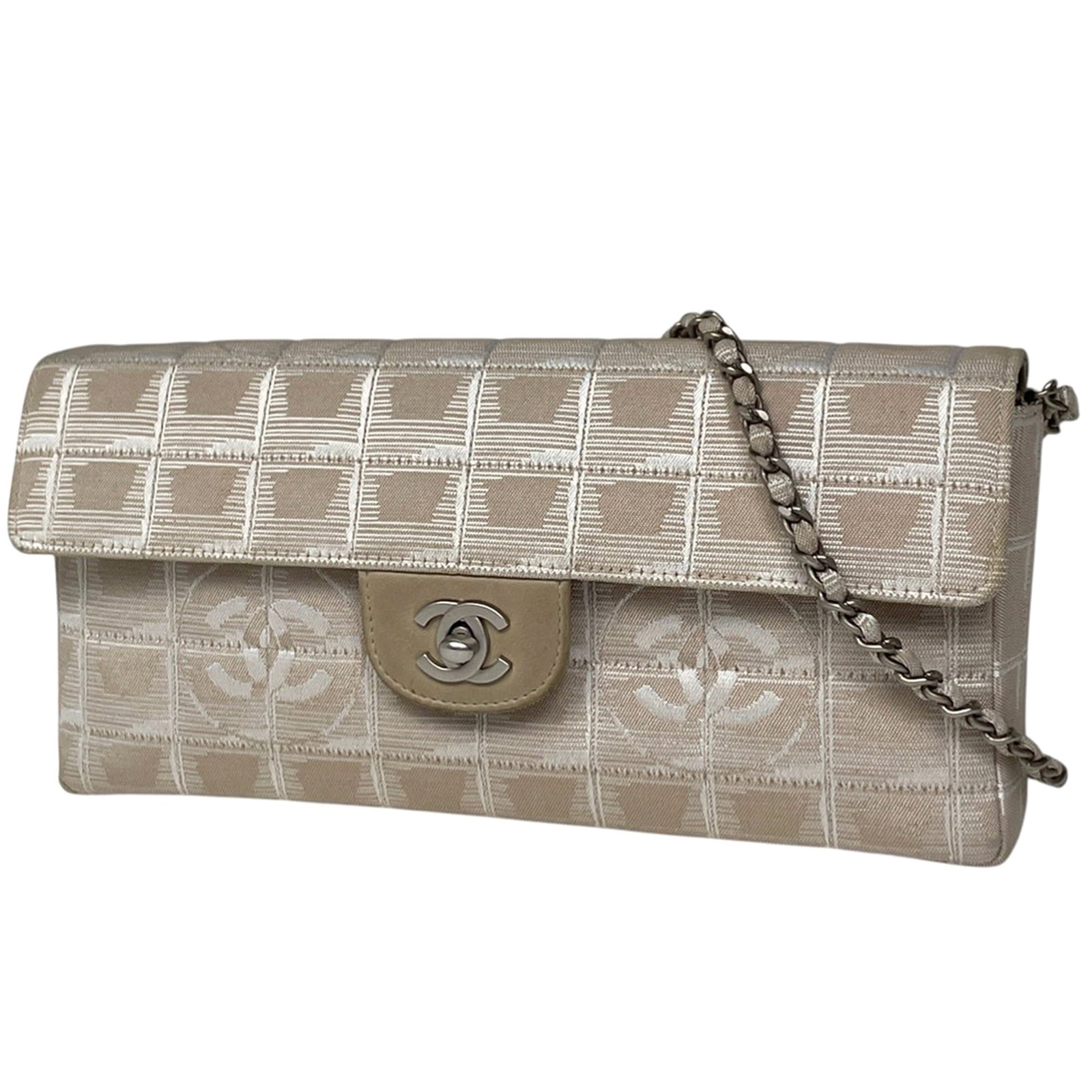 Chanel leather nylon shoulder bag (1 of 10)