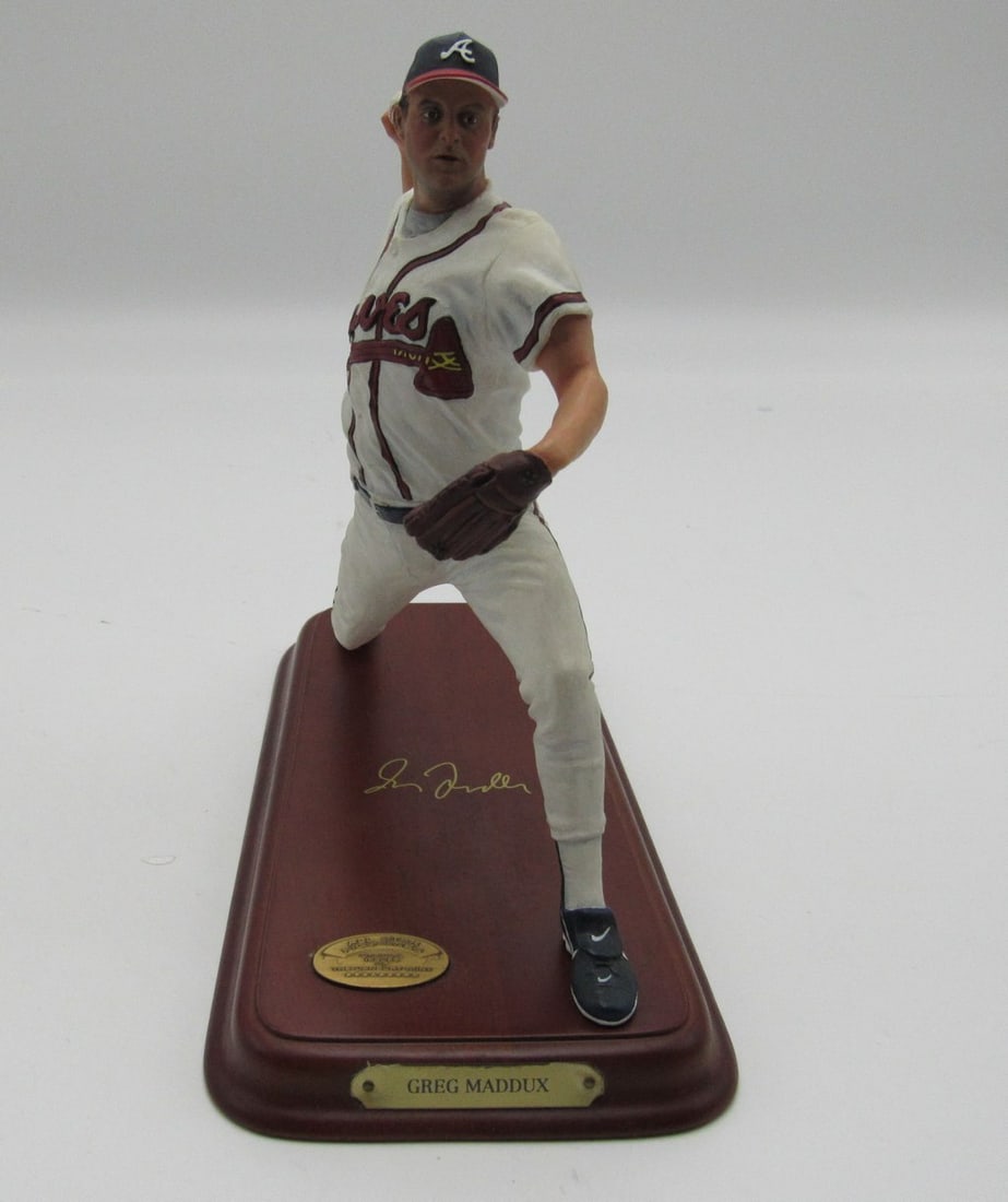 Greg Maddux Danbury Mint Figurine Atlanta Braves 196779 (1 of 5)