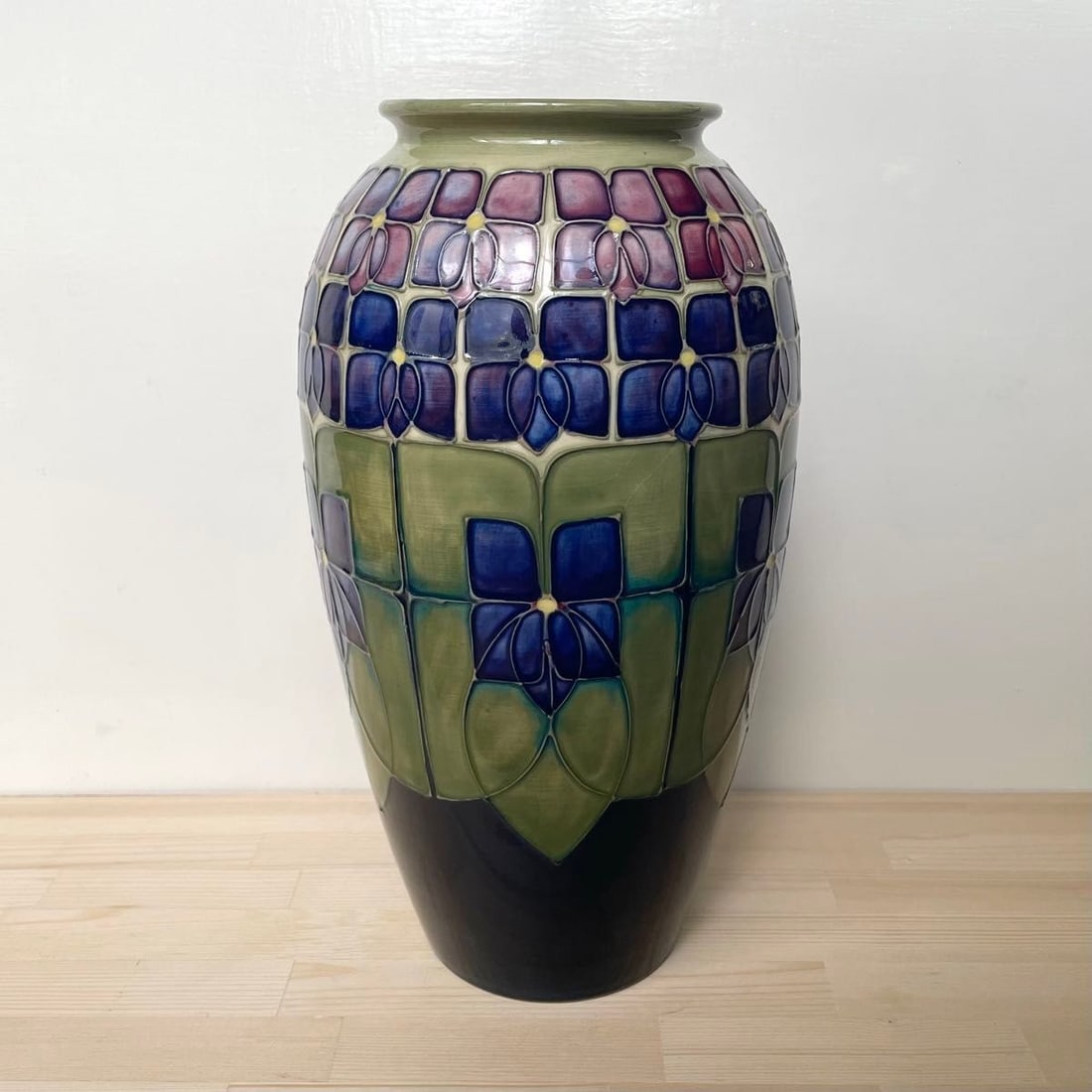 Moorcroft flower vase in art nouveau pottery arts and crafts vintage collectible. (1 of 19)