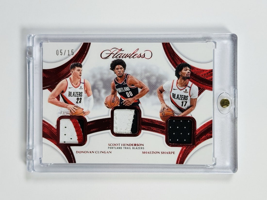 2024-25 PANINI FLAWLESS CLINGAN HENDERSON SHARPE #TP-PTB TRIPLE RUBY PATCH/ 15: 2024-25 PANINI FLAWLESS CLINGAN HENDERSON SHARPE #TP-PTB TRIPLE RUBY PATCH/ 15 Get ready to add a touch of luxury to your sports memorabilia collection with the 2024-25 Panini Flawless Triple Patches