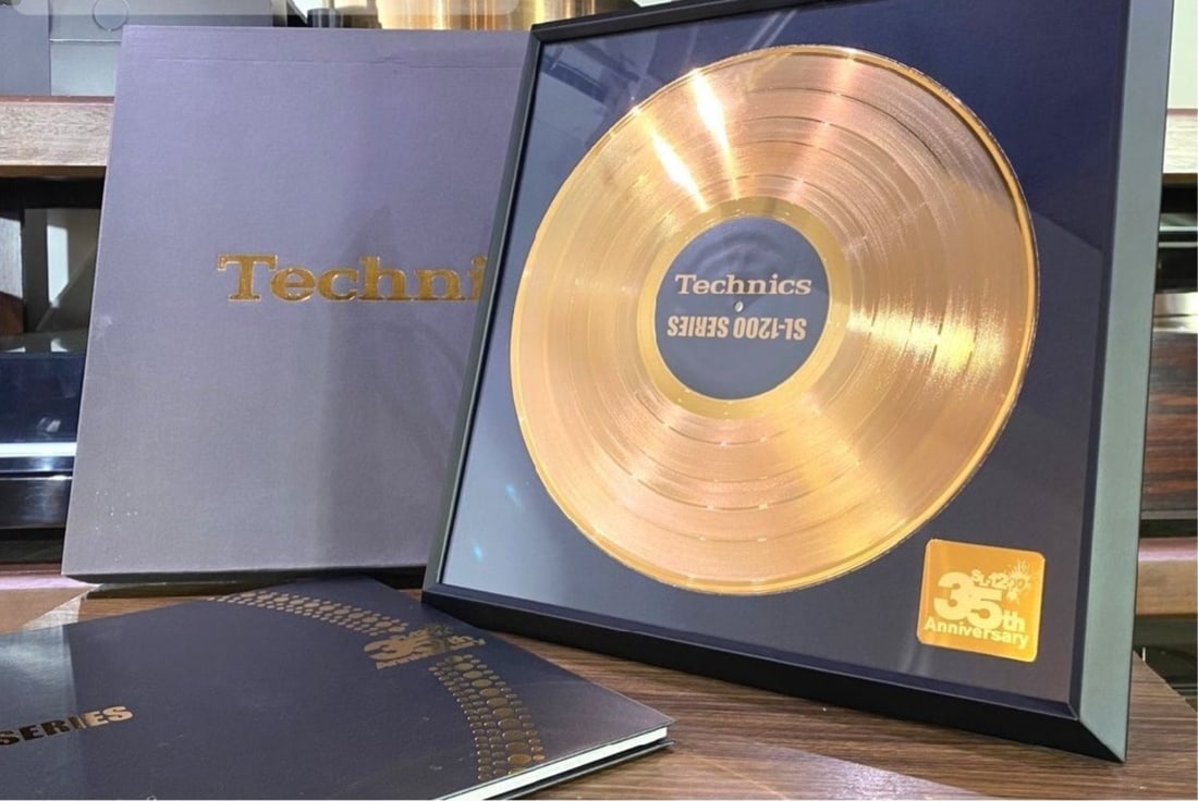 Technics SL-1200 35th Gold Disc Anniversary Edition With Booklet Original BoRare (1 of 10)