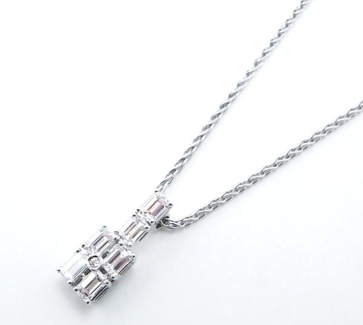 Picchiotti Diamond 0.93ct Step Cut 18k White Gold Pendant Necklace with Paper: Picchiotti Diamond 0.93ct Step Cut 18k White Gold Pendant Necklace with Paper Elevate your style with the stunning Picchiotti Diamond 0.93ct Step Cut 18k White Gold Pendant Necklace, expertly crafted