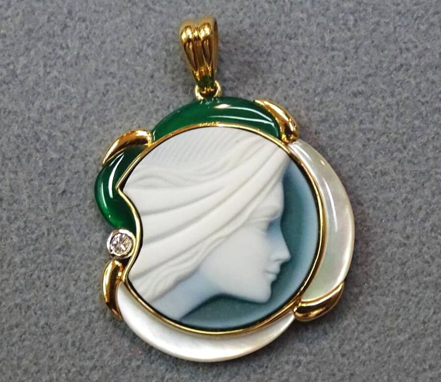 Erwin Pauly Cameo Chalcedony Diamond 18k Gold PT900 Pendant Necklace Charm Gift (1 of 10)