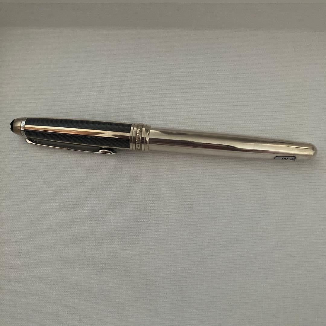 Montblanc Meisterstuck Fountain Pen with Silver Fibre and Solitaire Nib. (1 of 7)