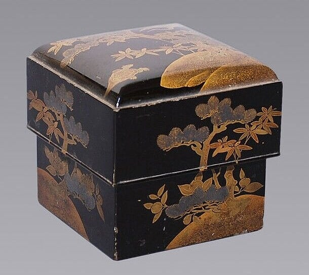 Japanese Antique Makie Box Cosmetic Box Crane Turtle Nashiji Gold Edo Period (1 of 10)