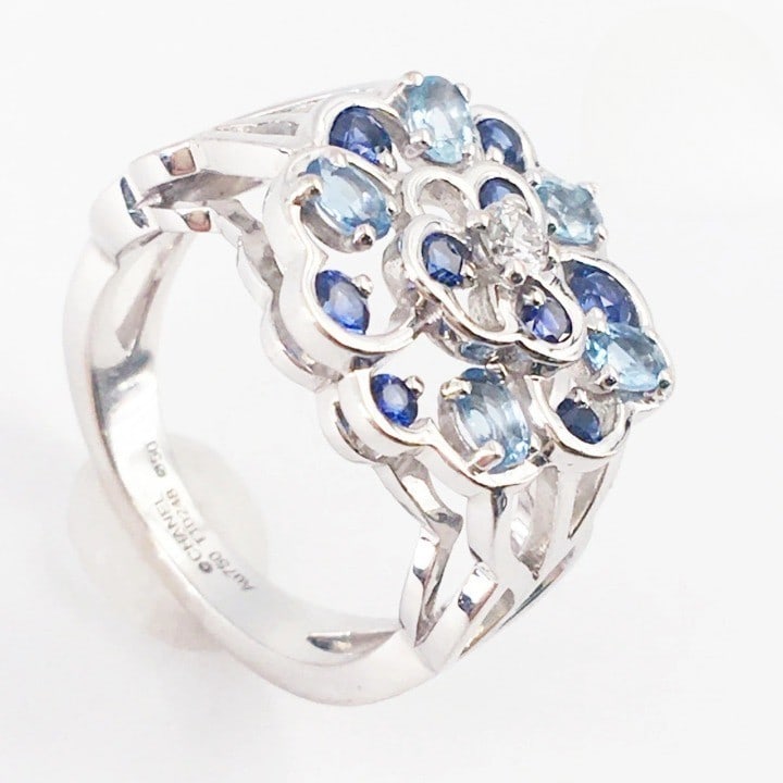 CHANEL Sapphire Diamond Aquamarine Ring US5-5.5 White Gold 18K in Rare: CHANEL Sapphire Diamond Aquamarine Ring US5-5.5 White Gold 18K in Rare A stunning CHANEL ring from France, this 18k white gold masterpiece boasts a rare combination of sapphire and diamond accents alo